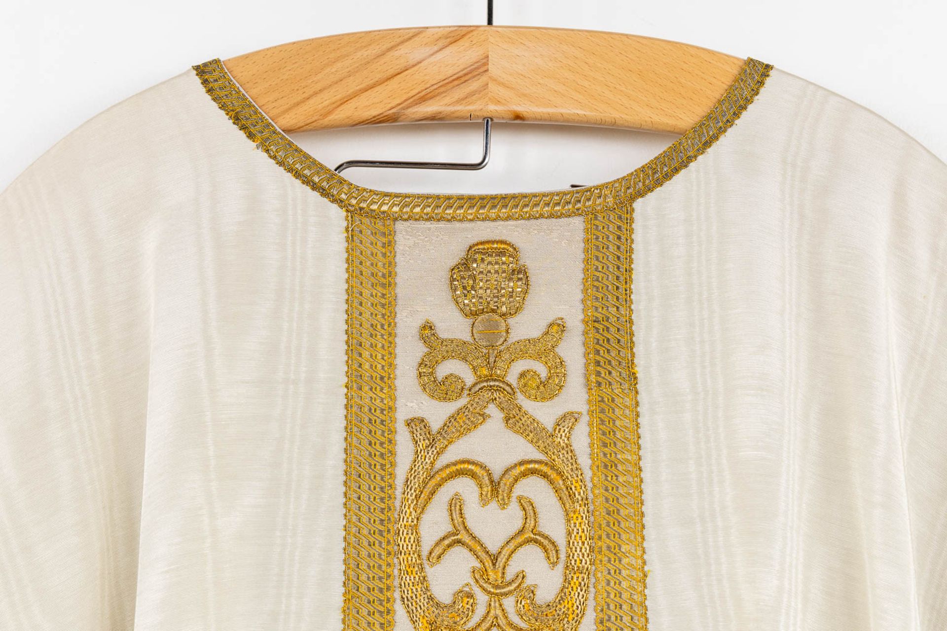 A Cope, Chasuble and two Roman Chasubles, Stola and Veil, Embroideries and Thick Gold Thread brocade - Image 12 of 29