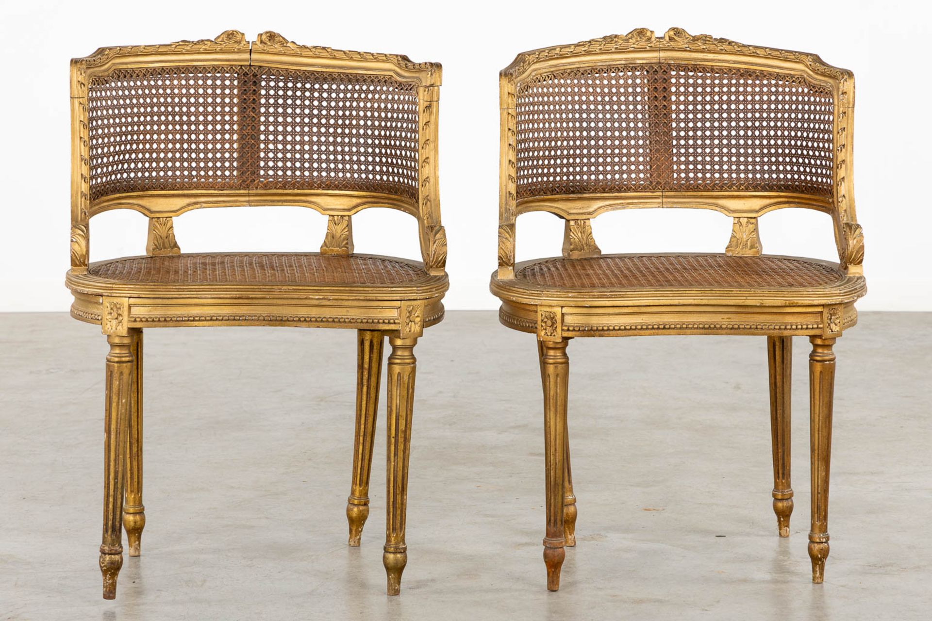 Two side tables, Two chairs, sculptured wood in Louis XVI style. Circa 1900. (L:57 x W:81 x H:75 cm) - Bild 11 aus 18