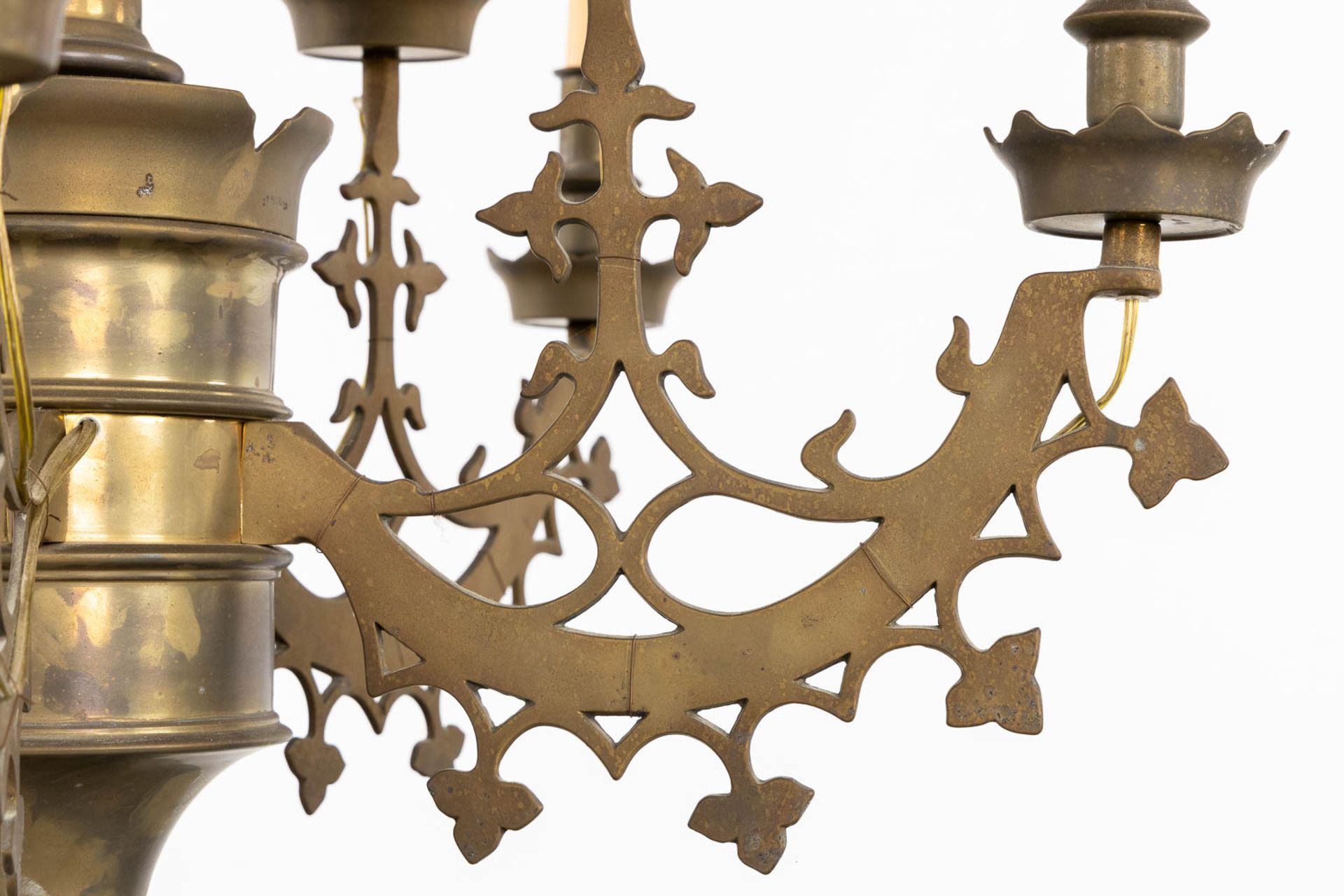 A large chandelier, bronze, Gothic Revival. (H:78 x D:71 cm) - Bild 8 aus 9