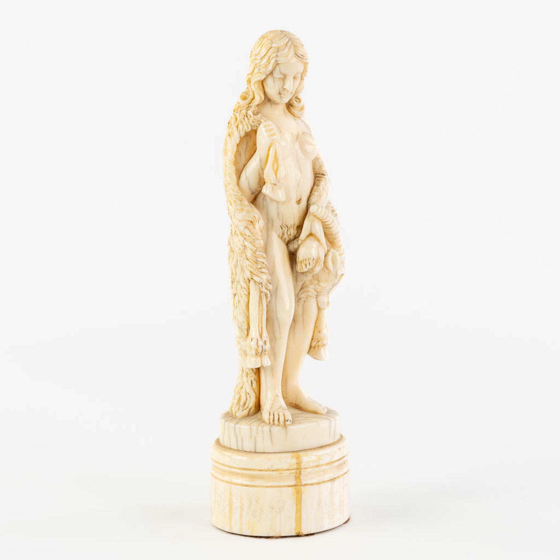 An antique figurine 'Eve in the garden of Eden', sculptured ivory. Dieppe, France, 19th C. (L:5 x W: - Image 3 of 9