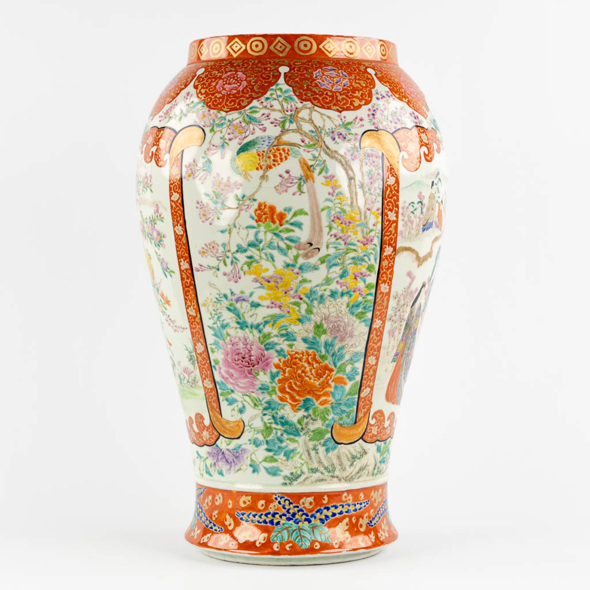 A large Japanese Kutani vase, decorated with fauna and flora. 19th C. (H:61 x D:38 cm) - Image 5 of 13