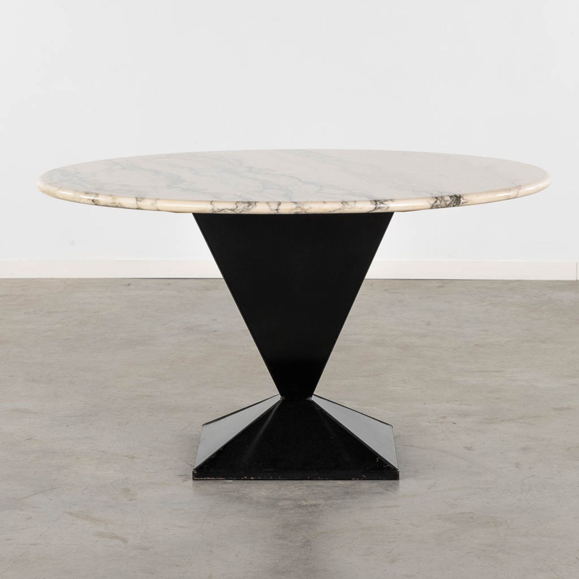 A mid-century table with marble top and a patinated metal base. Circa 1960-1970. (H:73 x D:130 cm) - Image 3 of 9