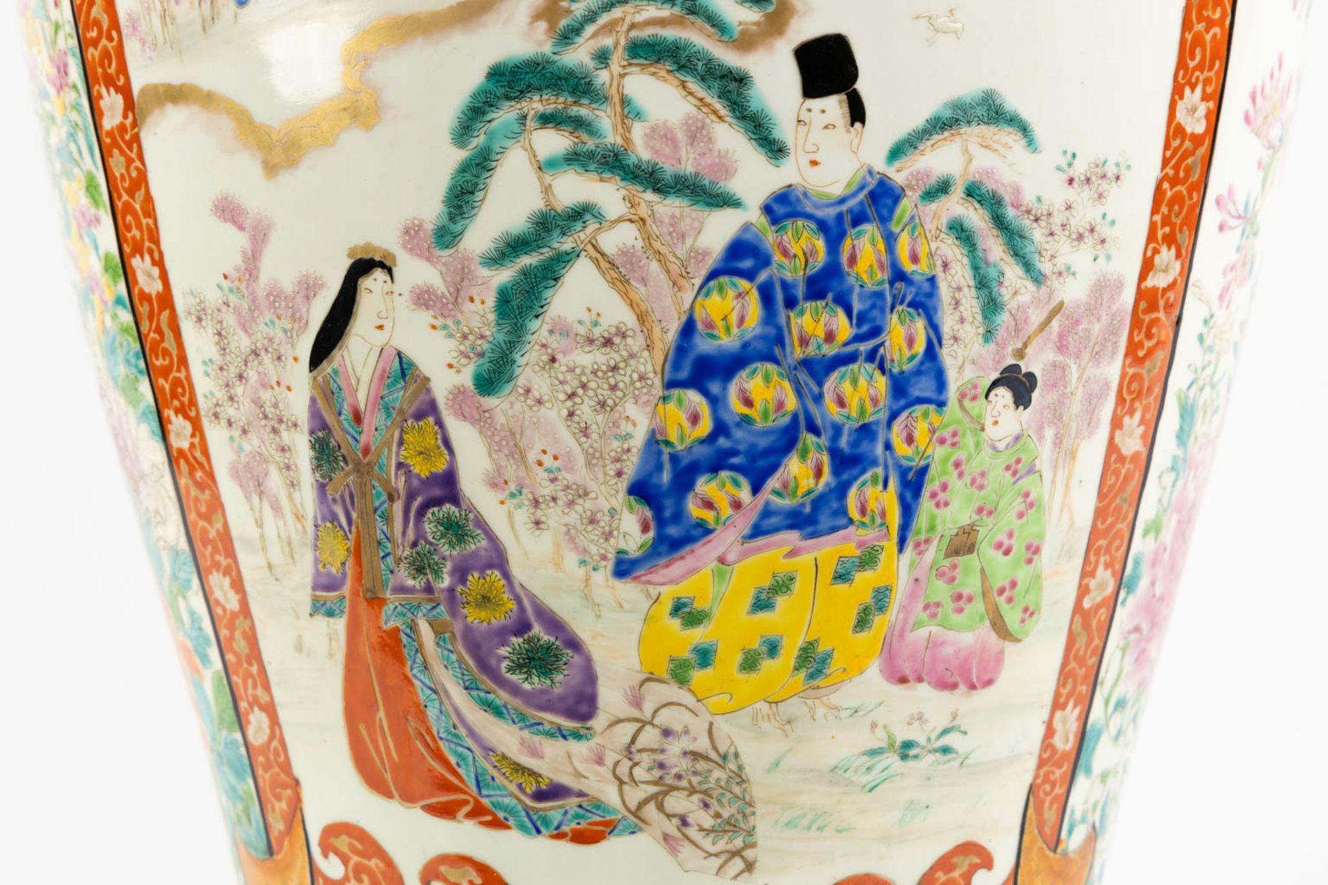 A large Japanese Kutani vase, decorated with fauna and flora. 19th C. (H:61 x D:38 cm) - Image 10 of 13
