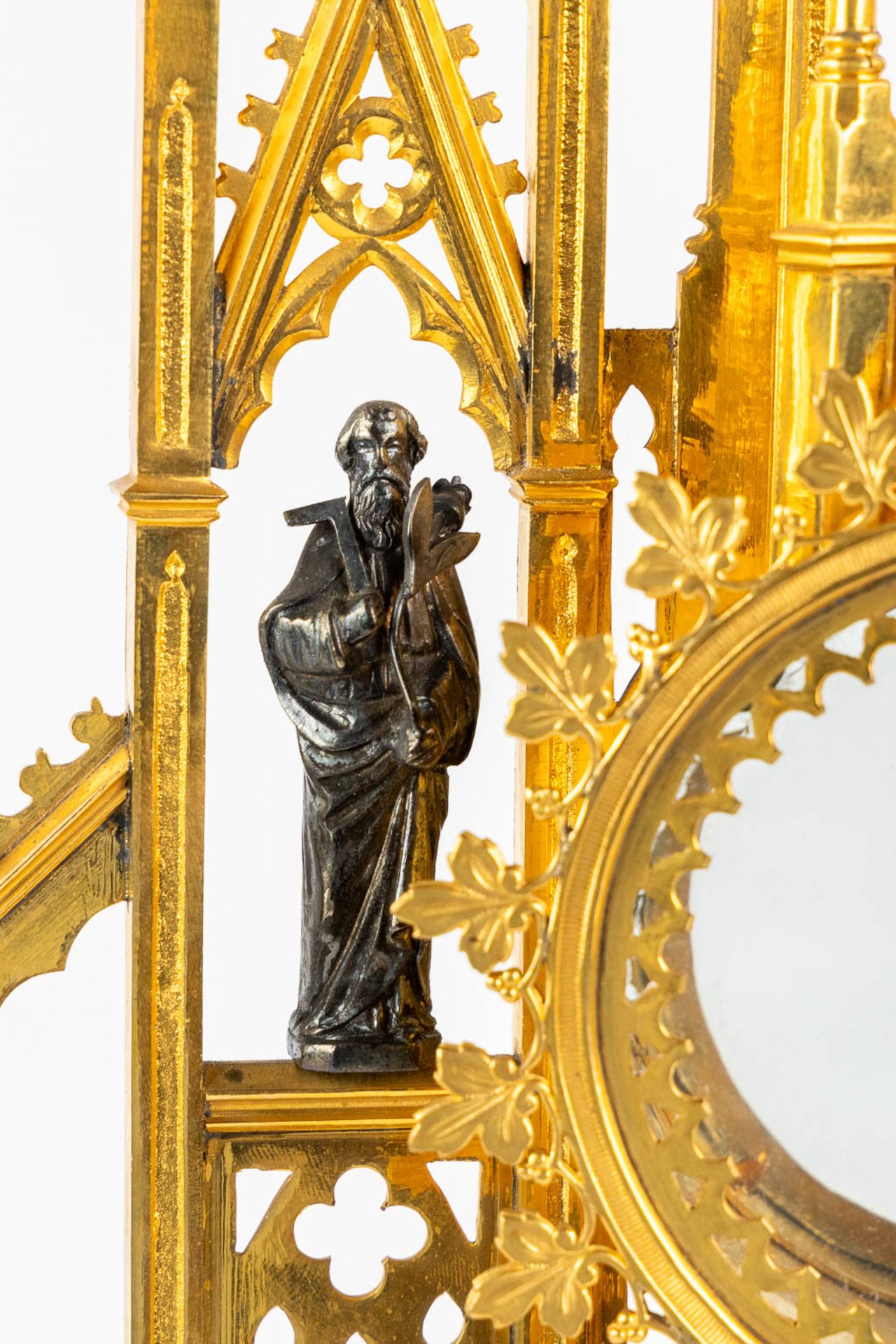 A Tower monstrance, gilt and silver plated brass, Gothic Revival. 19th C. (W:21,5 x H:58 cm) - Image 3 of 22
