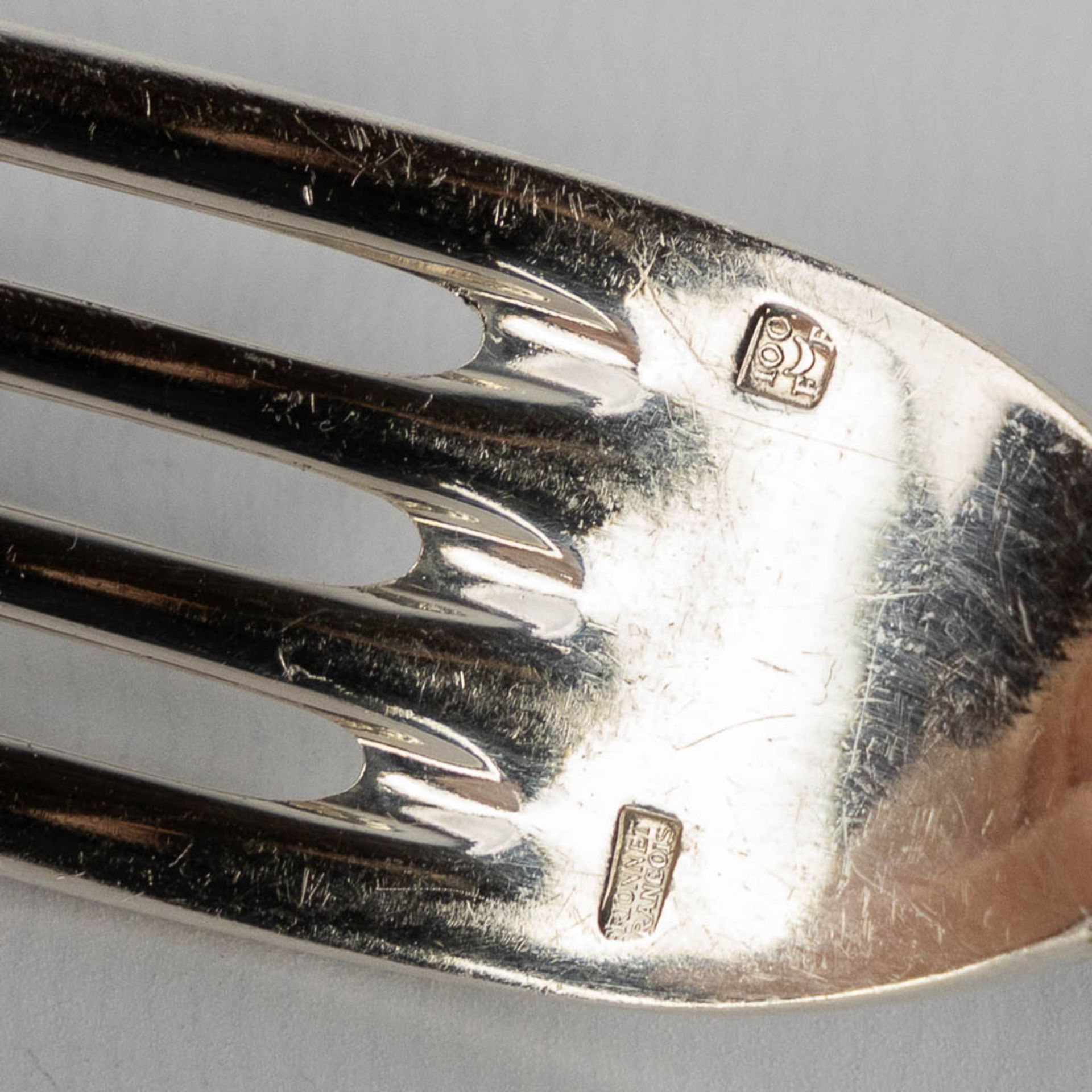 Francois Frionnet, a 12-person, 144-piece silver-plated cutlery. (L:32 x W:46 x H:28 cm) - Bild 12 aus 17
