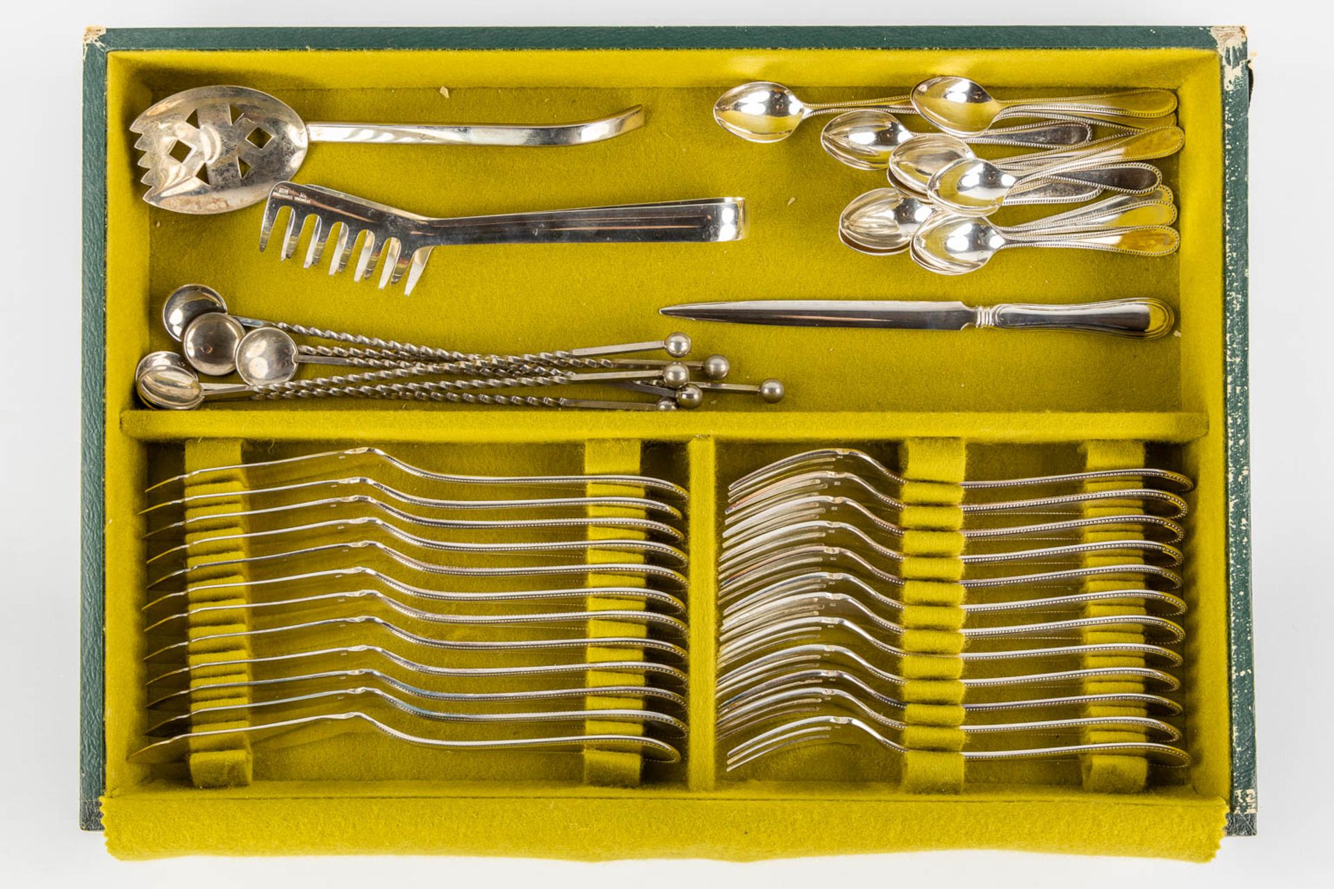 Francois Frionnet, a 12-person, 144-piece silver-plated cutlery. (L:32 x W:46 x H:28 cm) - Bild 16 aus 17