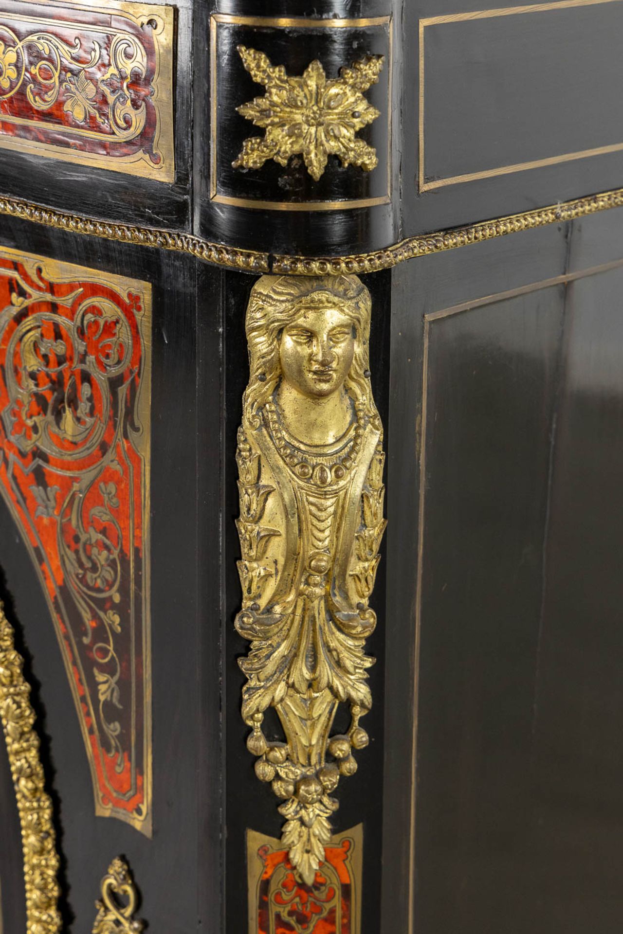 A Boulle inlay one-door cabinet, Napoleon 3. 19th C. (L:38 x W:82 x H:103 cm) - Image 17 of 17