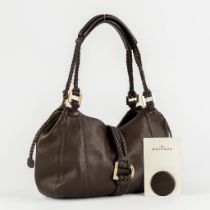 Delvaux Eugène PM, a brown leather handbag. (W:38 x H:26 cm)