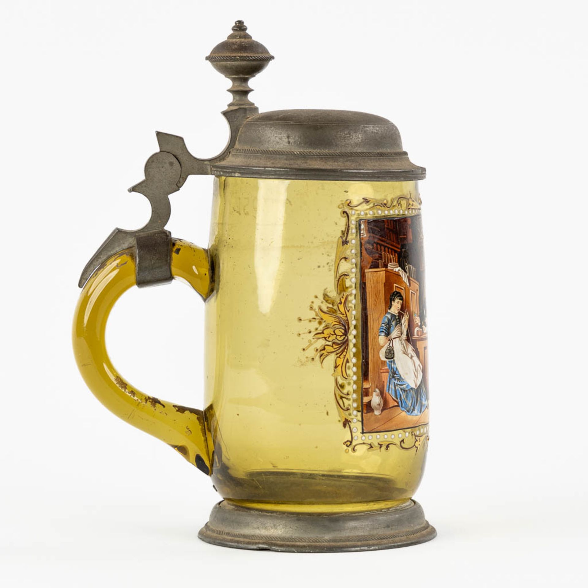 A finely painted Thiersenthal 'Beer Stein' with a pewter lid, Glashütte, Germany. 19th C. (H: - Image 6 of 11