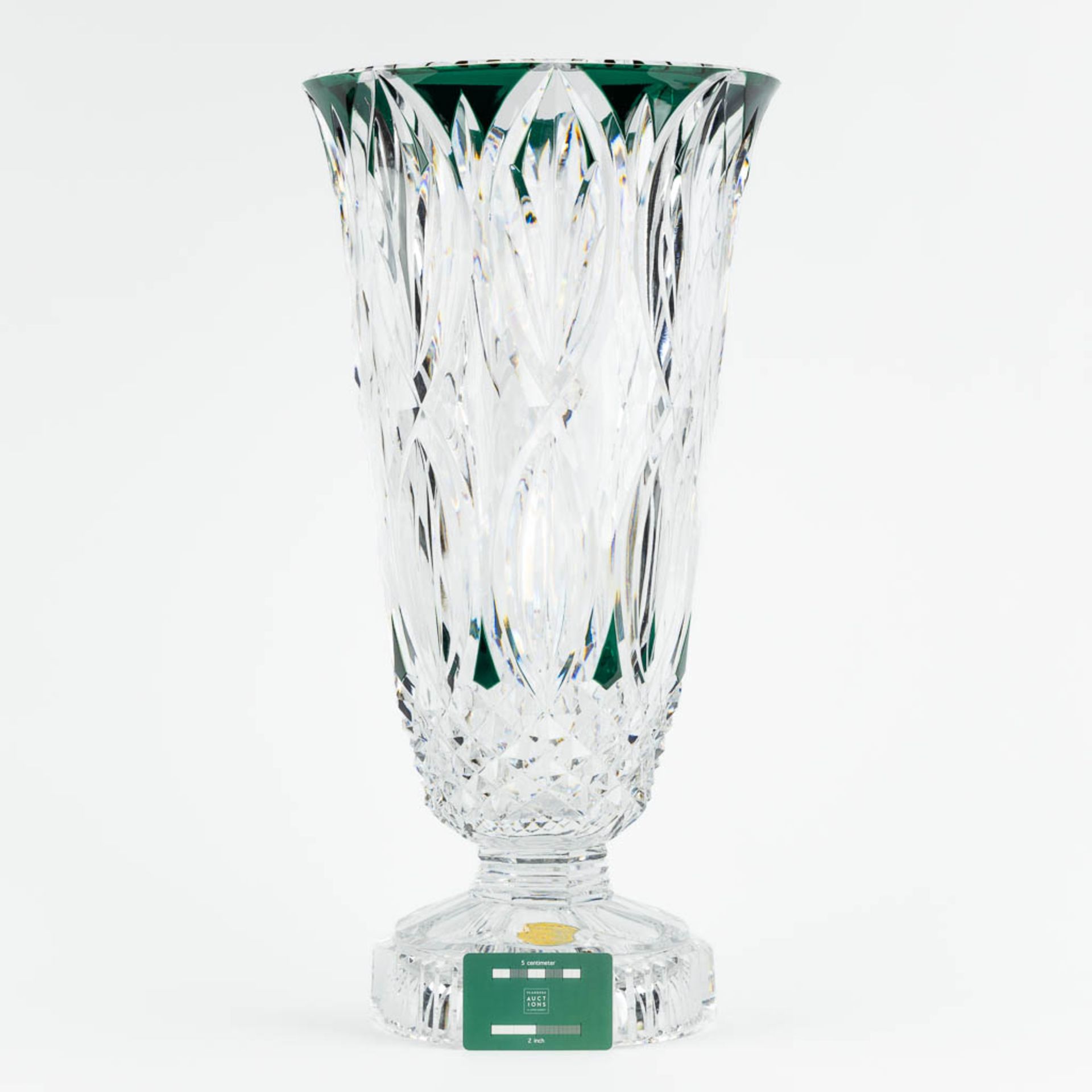 Val Saint Lambert, an exceptionally large vase, cut and coloured crystal. (H:56 x D:28,5 cm) - Bild 2 aus 11
