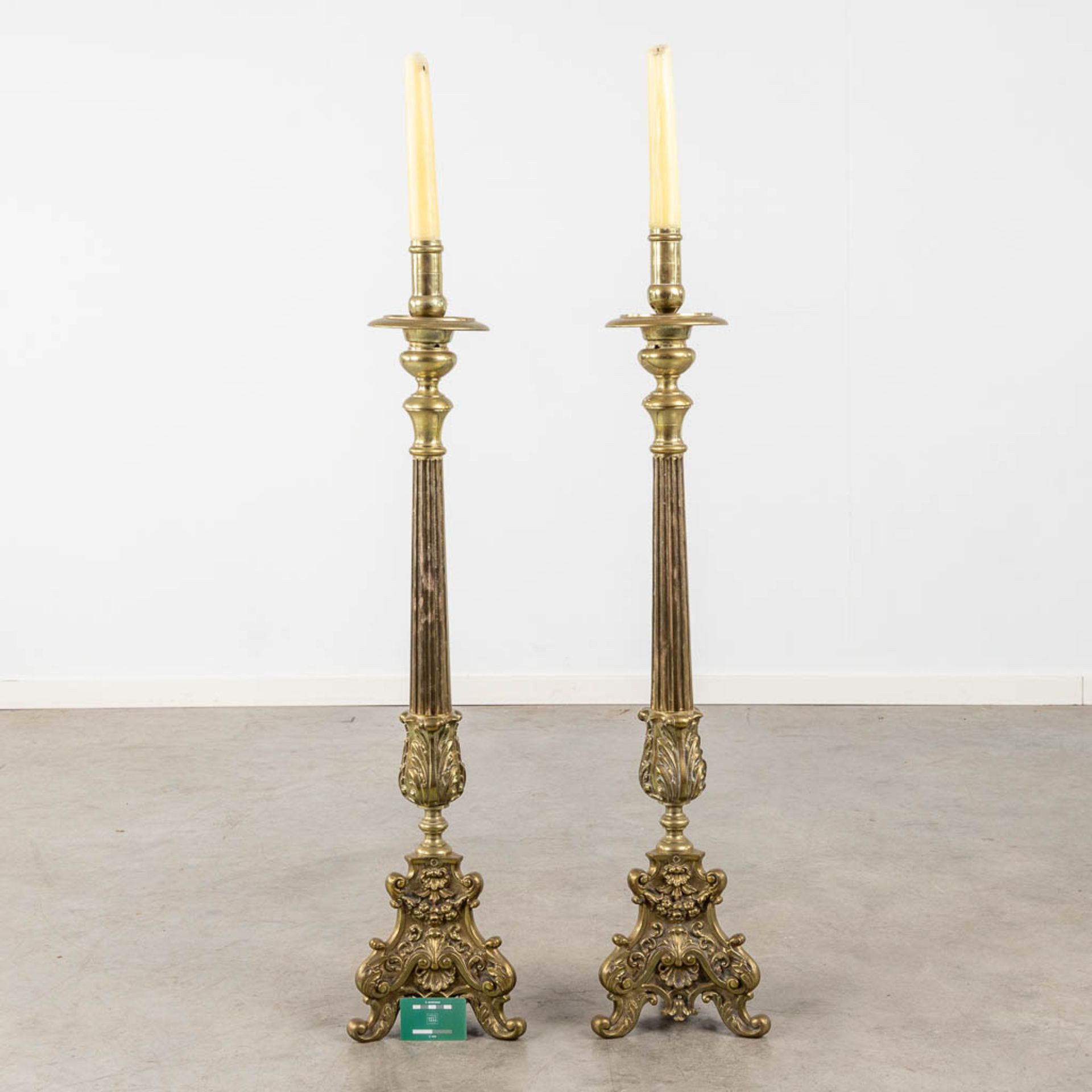 A pair of bronze church candlesticks/candle holders, Louis XV style. Circa 1900. (W:23 x H:105 cm) - Image 2 of 19