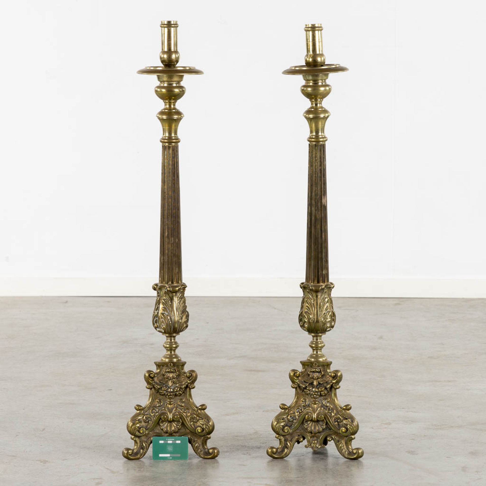 A pair of bronze church candlesticks/candle holders, Louis XV style. Circa 1900. (W:23 x H:105 cm) - Image 10 of 19