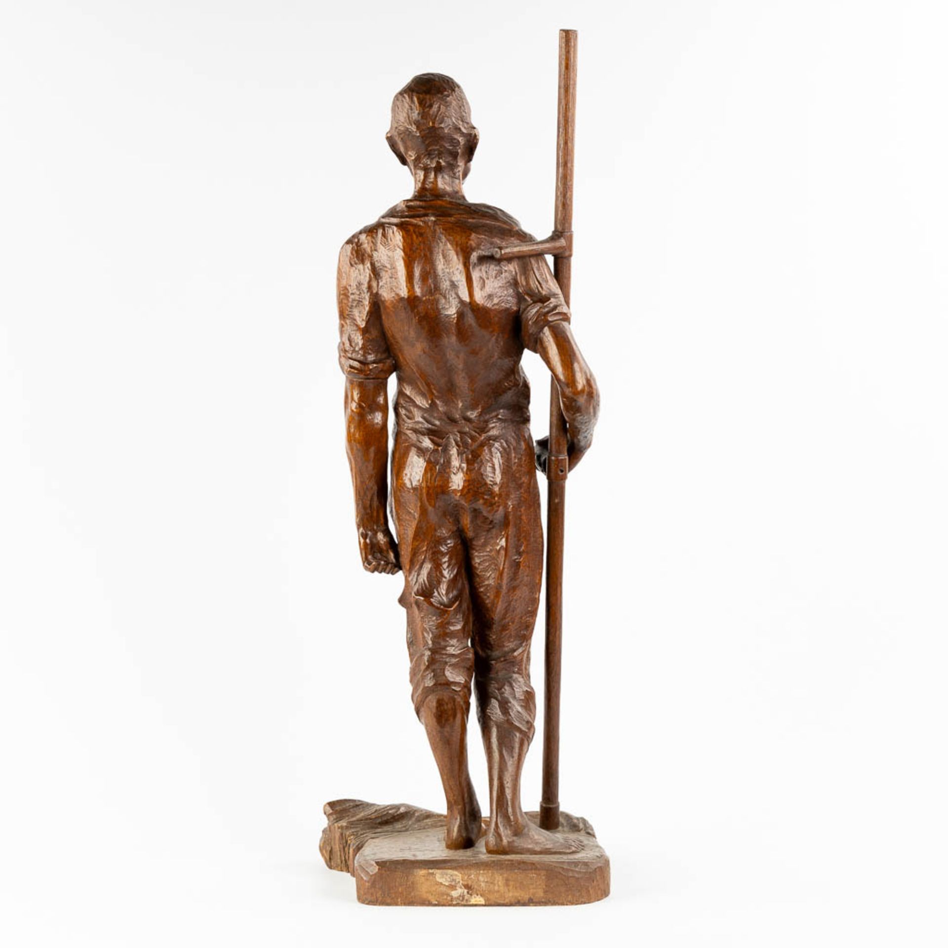 Beaudouin TUERLINCKX (1873-1945) 'Harvester with a scythe' sculptured wood. (L:27 x W:31 x H:90 cm) - Image 3 of 9