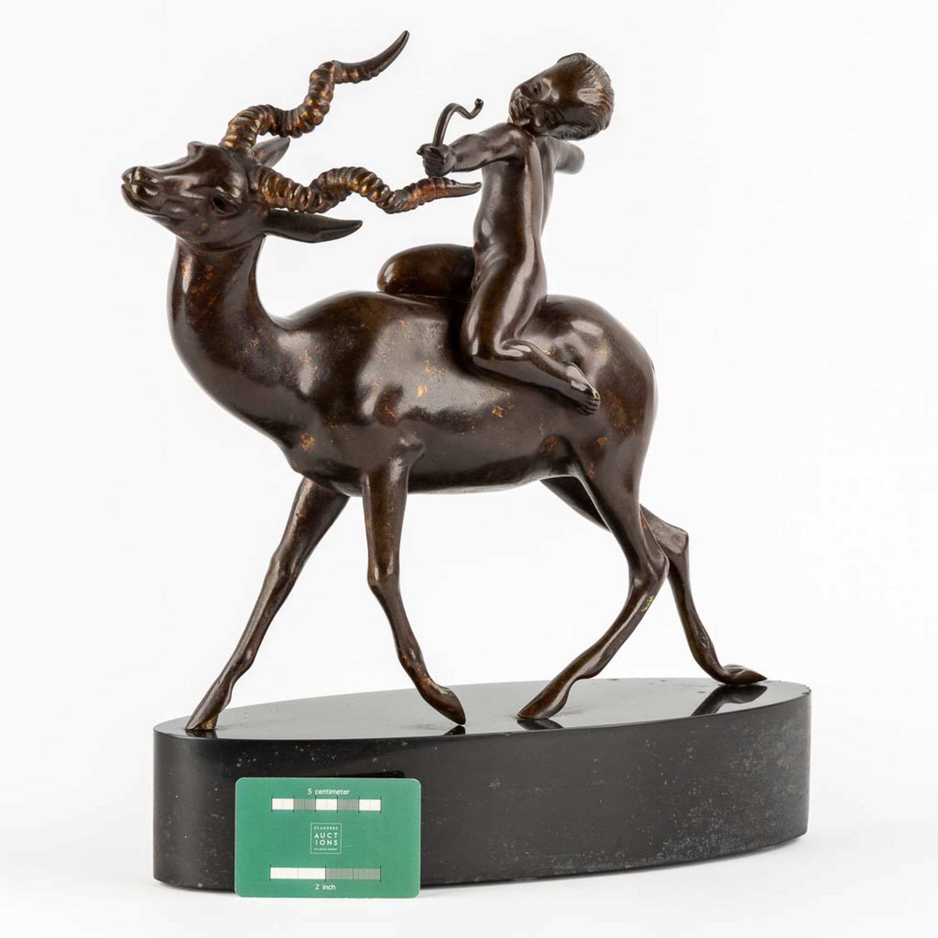 Cupid riding an Antelope, patinated bronze on a black marble base. (L:16 x W:40 x H:40 cm) - Bild 2 aus 11