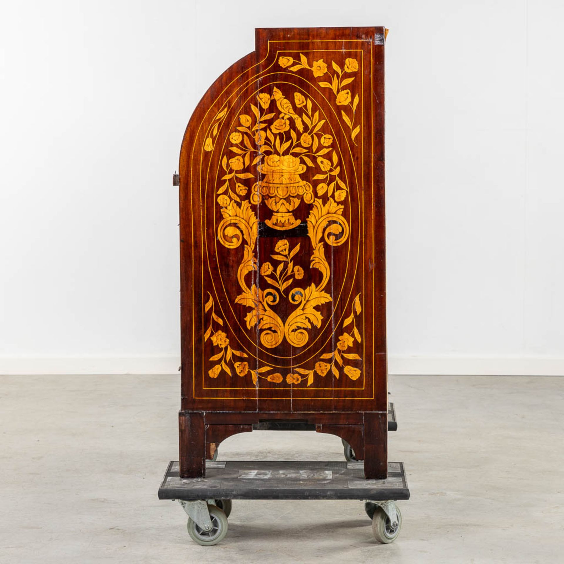 A fine marquetry inlay secretaire cabinet, The Netherlands, 18th C. (L:51 x W:112 x H:108 cm) - Image 7 of 20