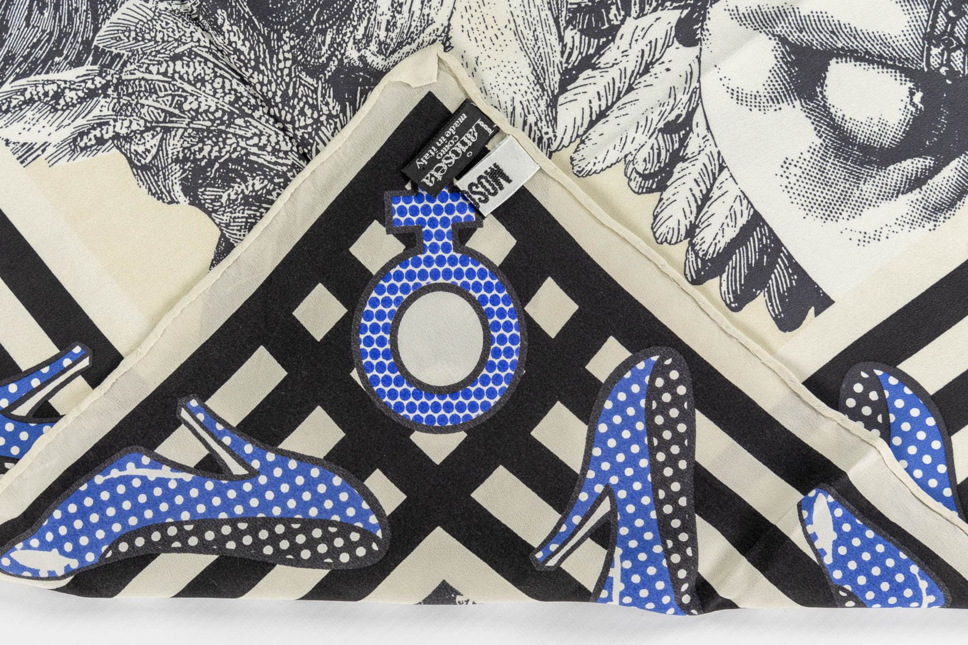 Moschino, Four Silk Scarfs/Sjawls (W:84 x H:84 cm) - Image 14 of 14