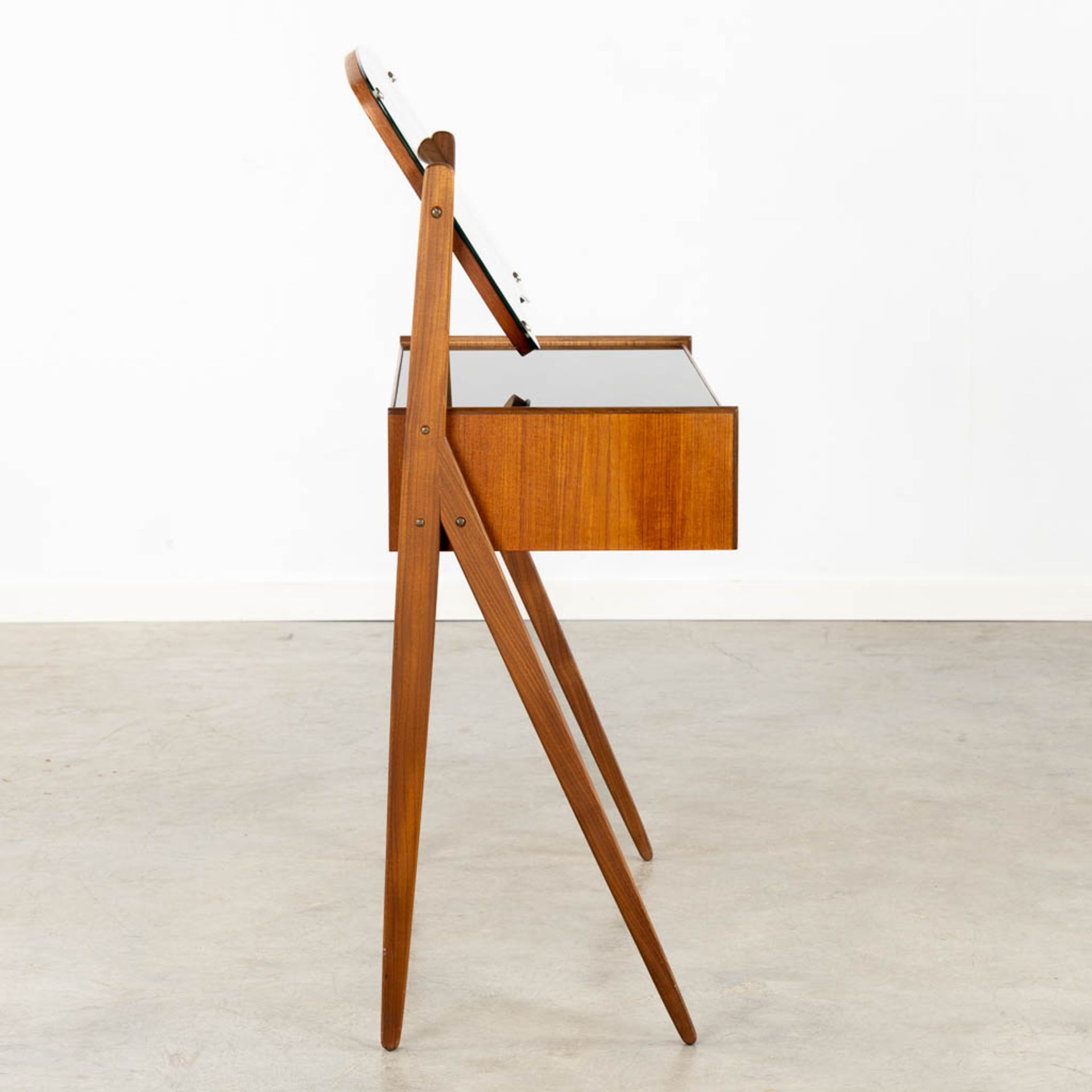 Arne VODDER (1926-2009) 'Dressing table' teak and glass. (L:36 x W:80 x H:105 cm) - Image 7 of 13