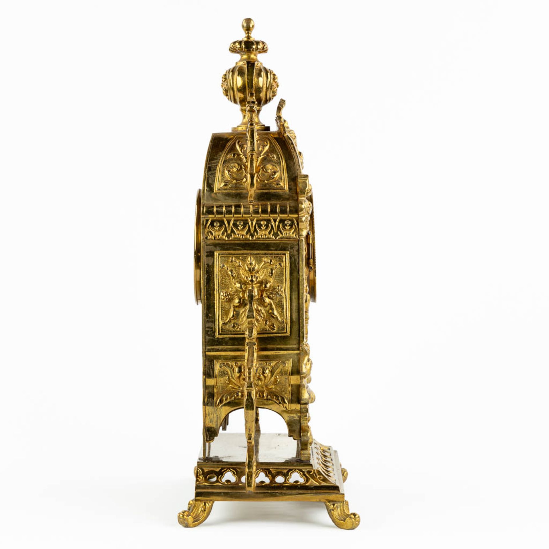 A mantle clock, gilt bronze. 20th C. (L:16 x W:25 x H:45 cm) - Bild 5 aus 13