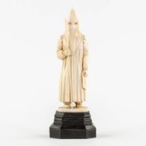 An antique Ivory sculptured figurine of a 'Pest Doctor', Probably Dieppe, France, 18th C. (L:3,5 x W