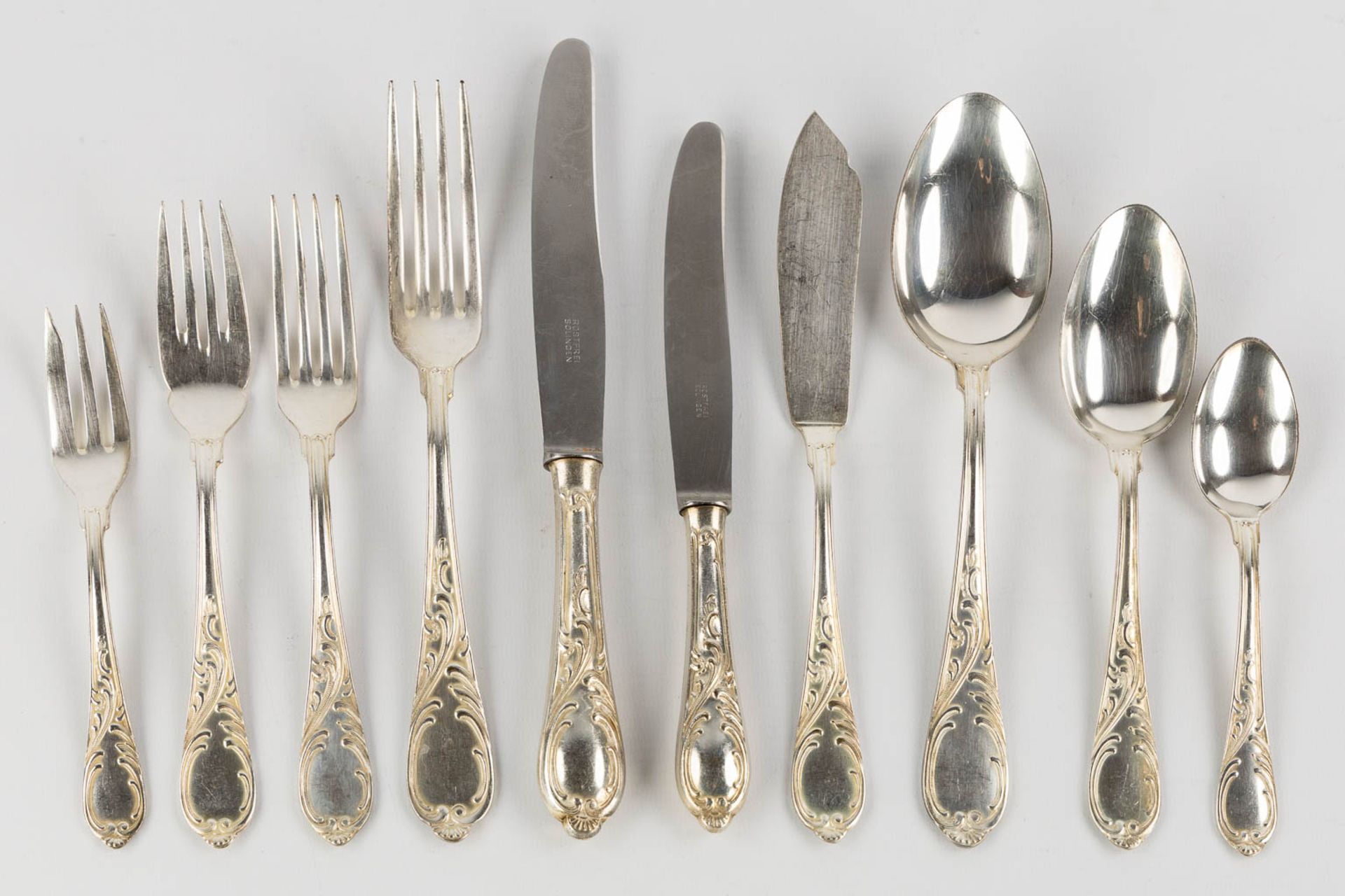 A 12-person, 135-piece silver-plated cutlery in Louis XV style. (L:30 cm)