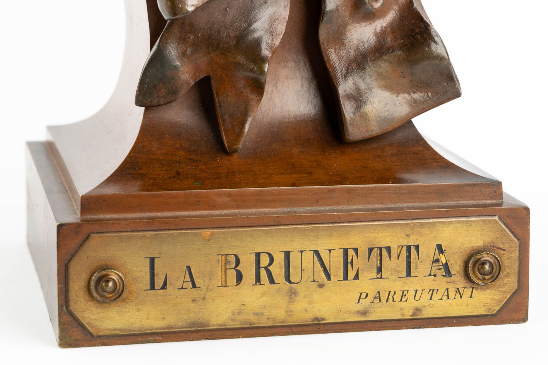'La Brunetta' a large bronze bust of a lady with a hat, brown patinated bronze. 1880-1900. (L:26 x W - Image 9 of 10