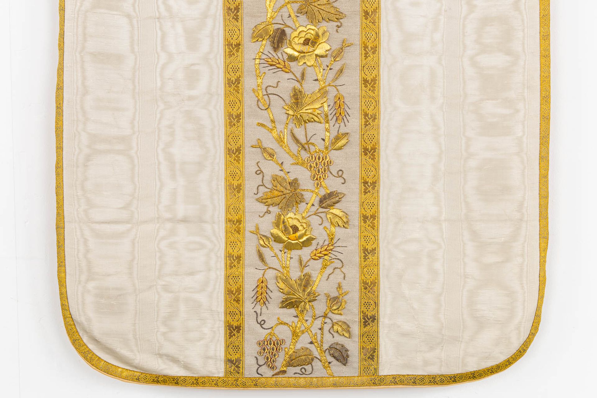 A Roman Chasuble, Thick gold thread brocade with floral decors and the Holy Grail. - Image 4 of 7