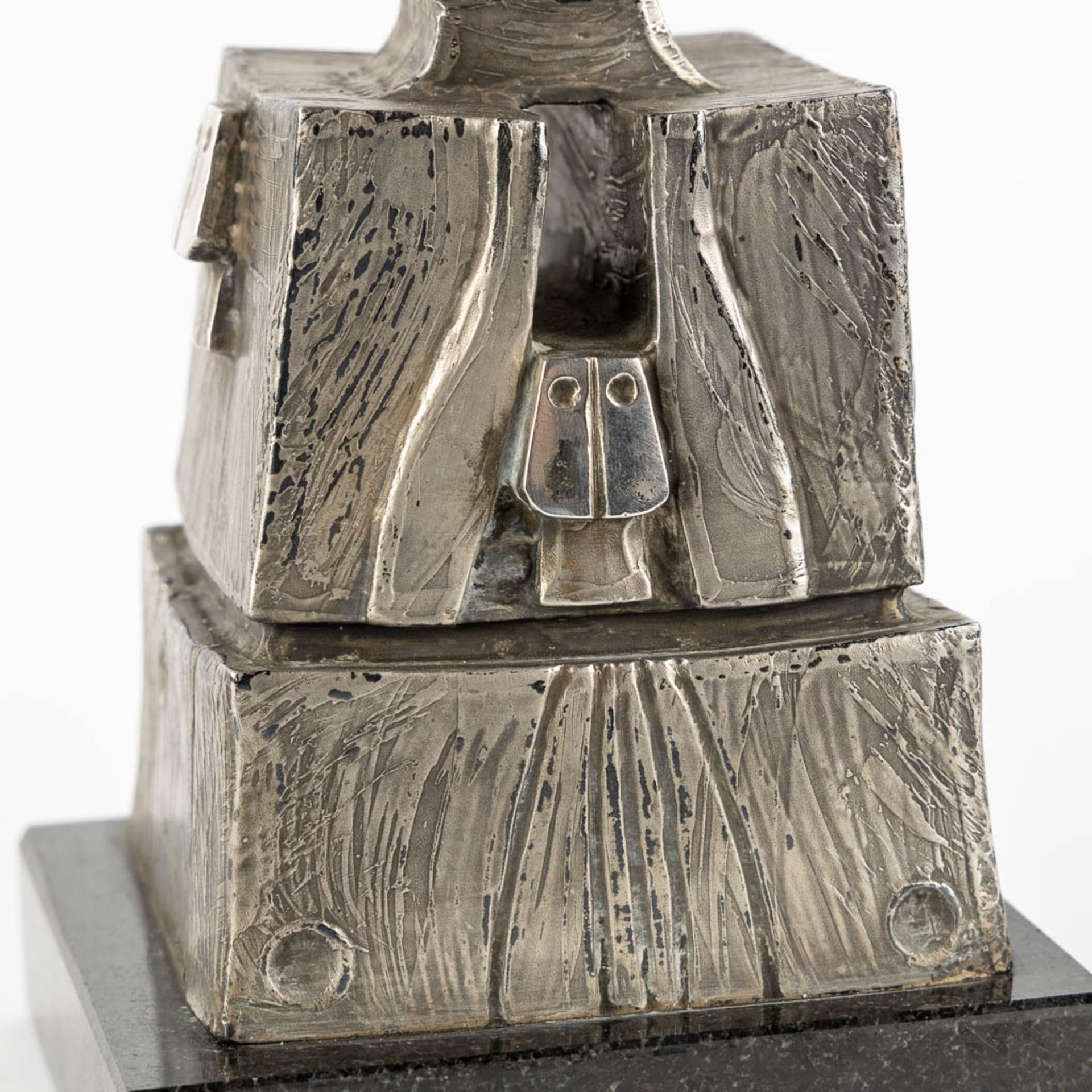 Hubert MINNEBO (1940) 'Monument van de begeerte op de kruispunt van zijn verlangens', silver. (L:10 - Image 8 of 11