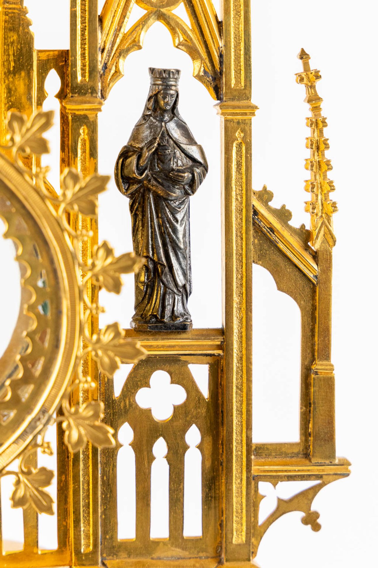 A Tower monstrance, gilt and silver plated brass, Gothic Revival. 19th C. (W:21,5 x H:58 cm) - Image 22 of 22