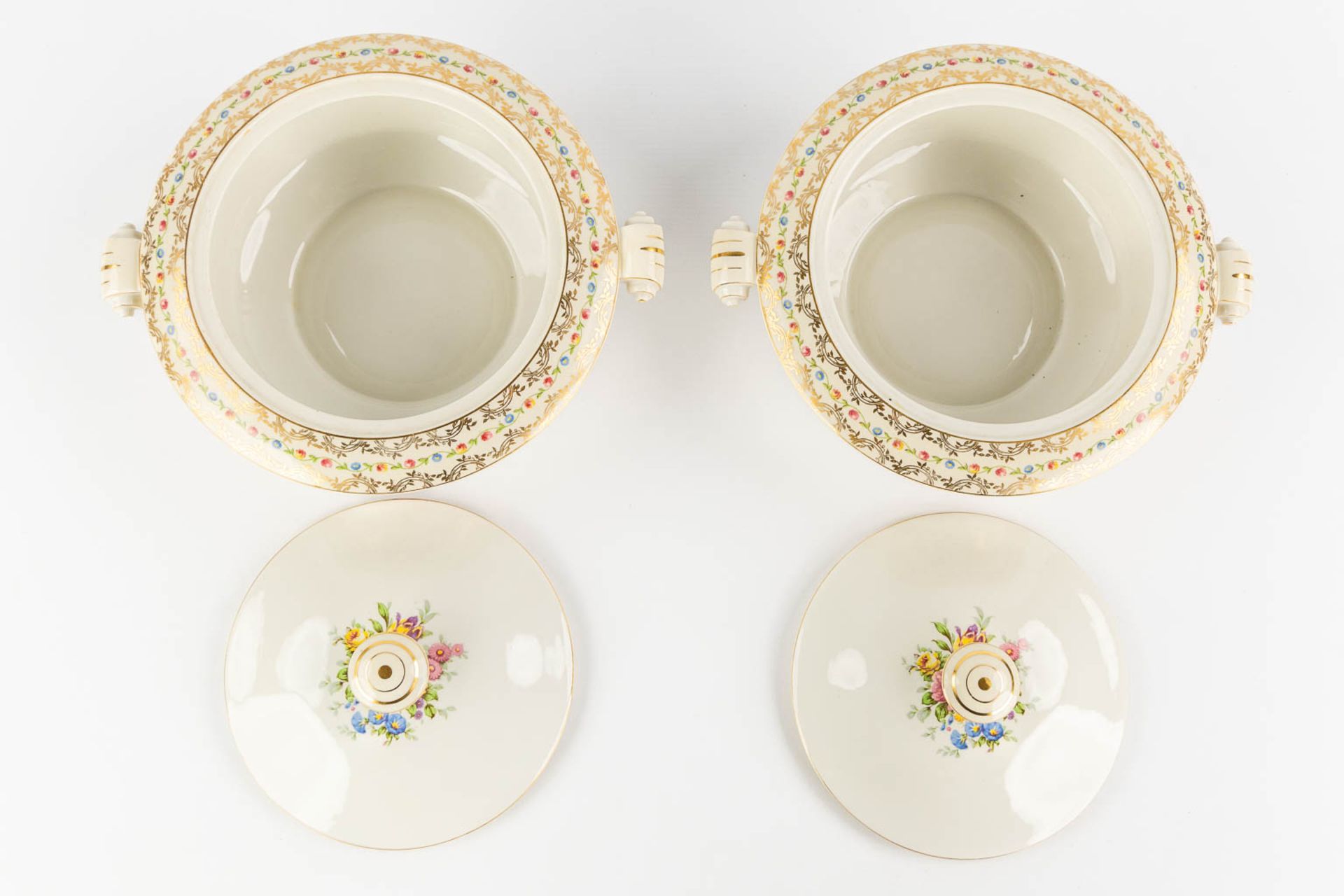 Raynaud, Limoges, a large dinner service. (L:25 x W:35 cm) - Image 9 of 16