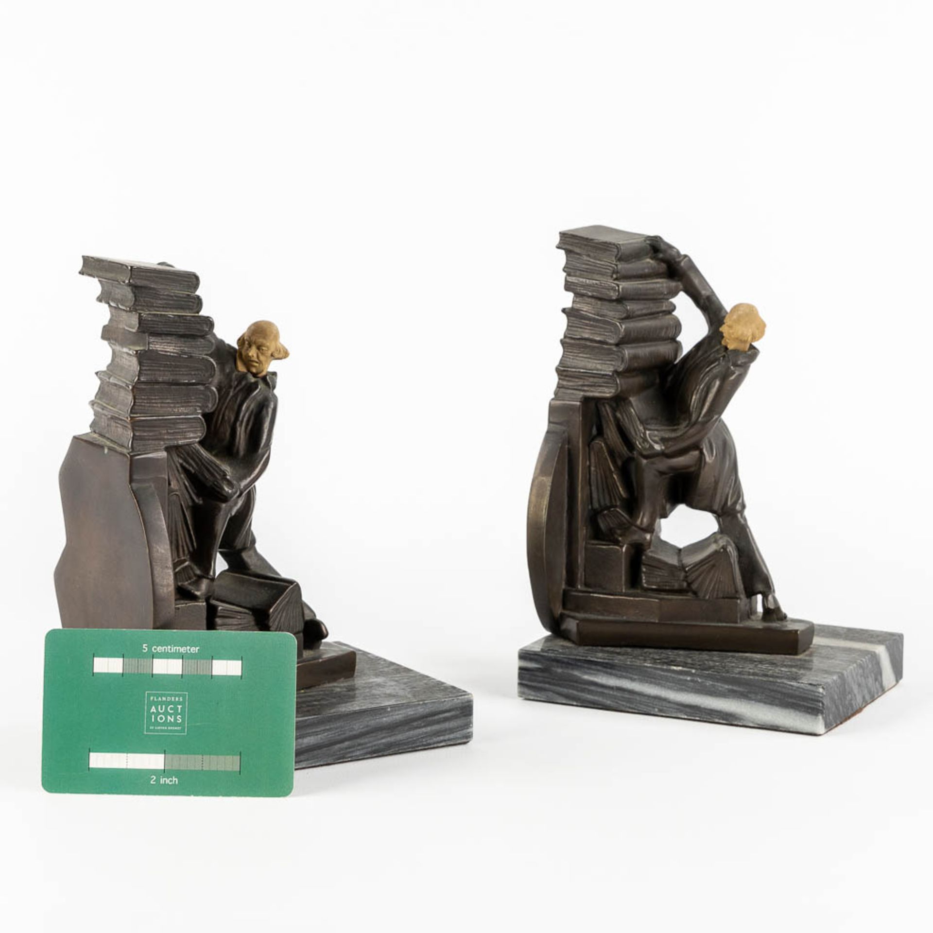 A pair of bronze 'book ends', patinated bronze mounted on marble. Circa 1920. (L:10 x W:12 x H:17 cm - Image 2 of 10