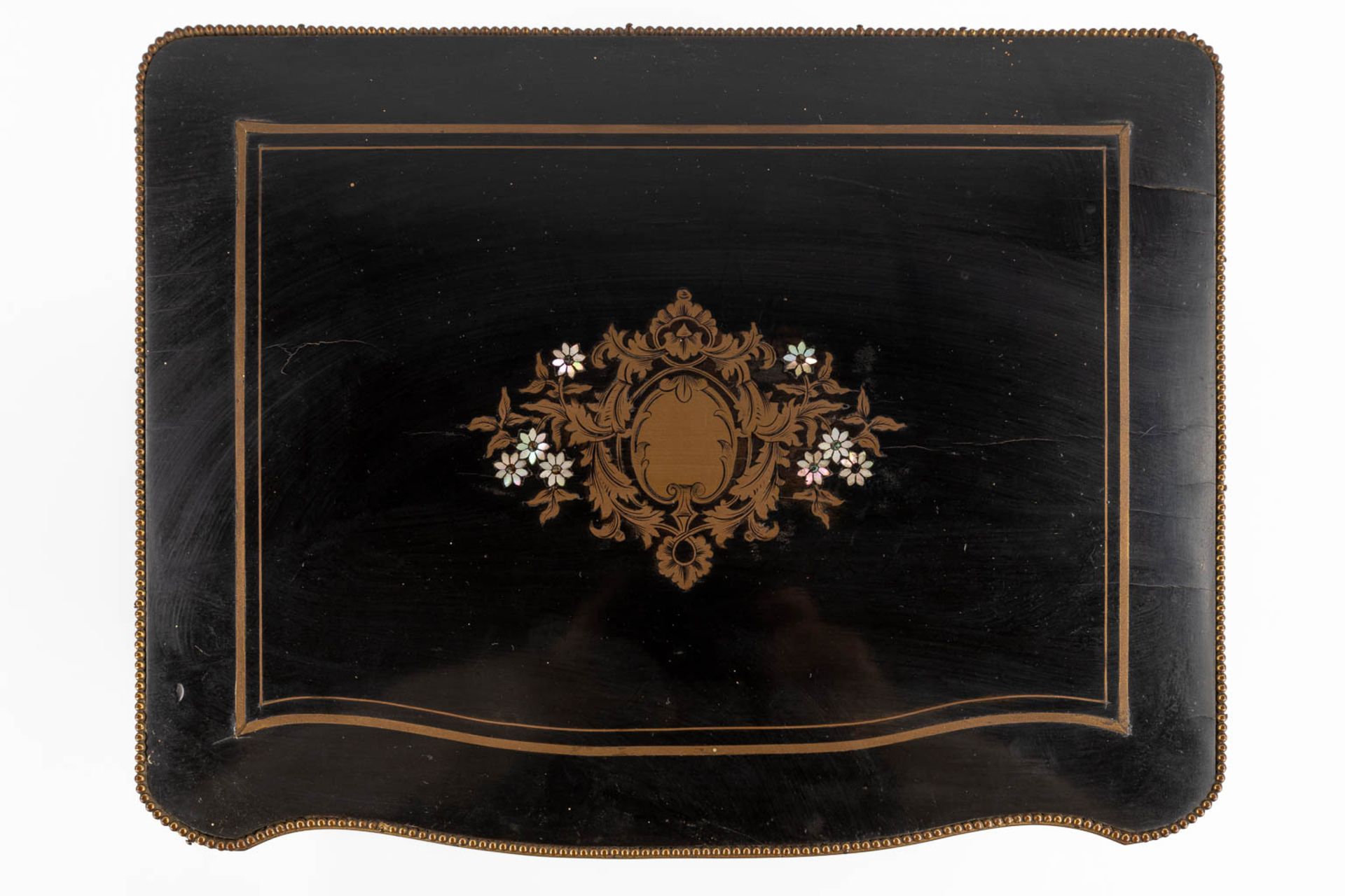 An antique Cave-à-liqueur, liquor box, ebonised wood inlaid with mother of pearl and copper. 19th C. - Image 8 of 16