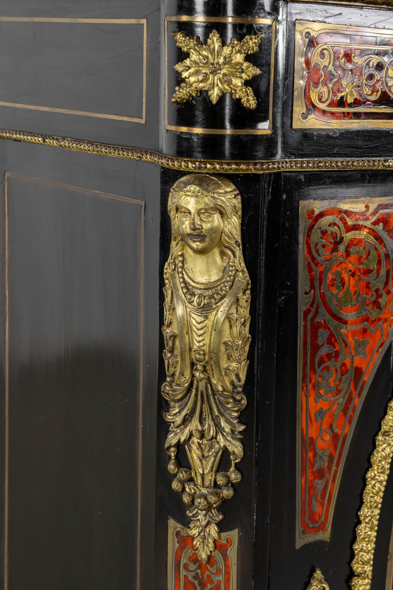 A Boulle inlay one-door cabinet, Napoleon 3. 19th C. (L:38 x W:82 x H:103 cm) - Image 15 of 17
