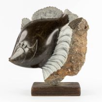 Lucien GHOMRI (1949) 'Fish' sculptured marble. (L:23 x W:42 x H:43 cm)
