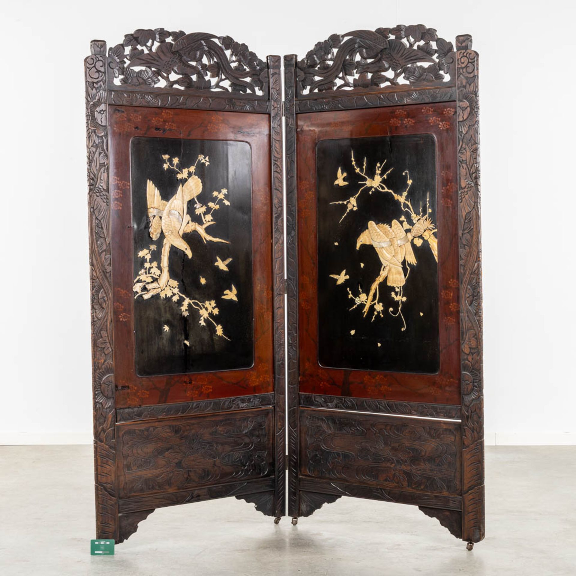 A two-fold Japanese Shibayama inlay room divider, decorated with Eagles. Meji, 19th C. (W:172 x H:18 - Image 2 of 11
