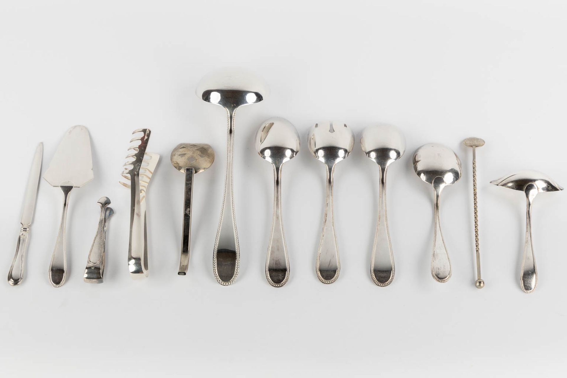 Francois Frionnet, a 12-person, 144-piece silver-plated cutlery. (L:32 x W:46 x H:28 cm) - Bild 4 aus 17