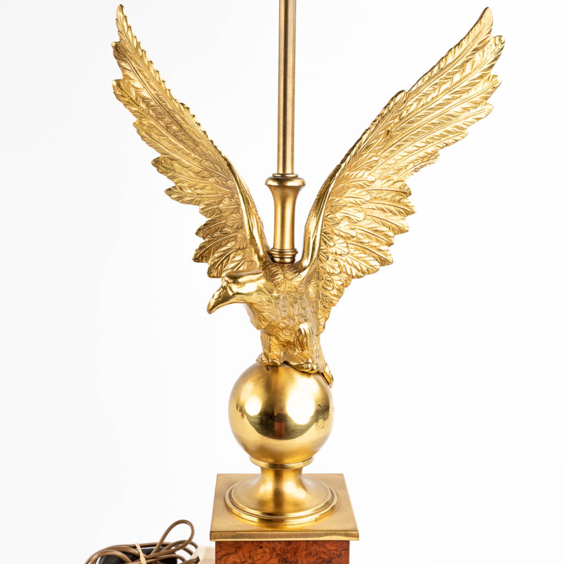 A pair of table lamps with an eagle figurine. Hollywood Regency style. 20th C. (L:15 x W:30 x H:61,5 - Image 8 of 9