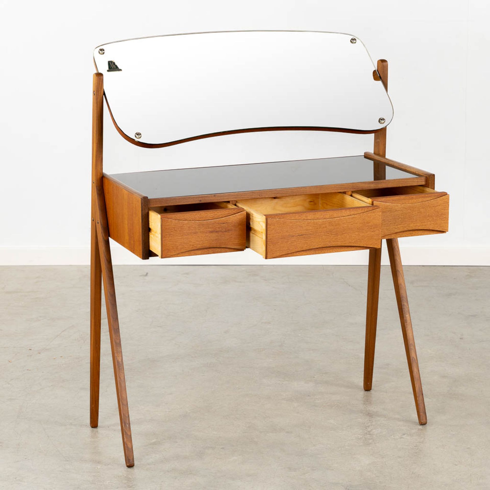 Arne VODDER (1926-2009) 'Dressing table' teak and glass. (L:36 x W:80 x H:105 cm) - Image 3 of 13