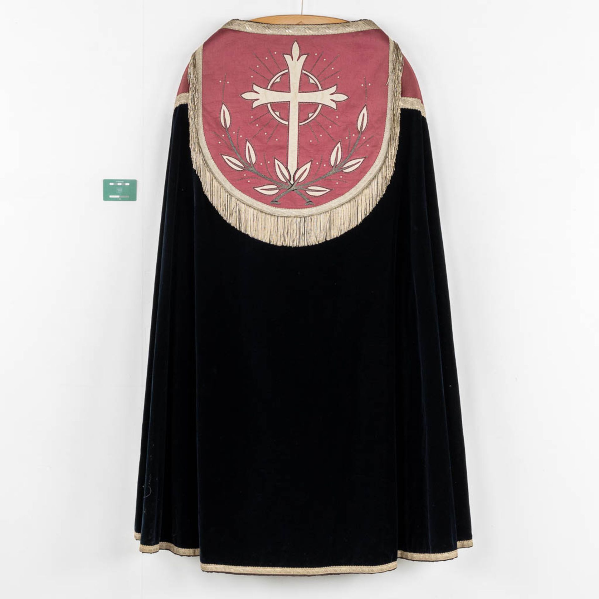 A matching set with a Cope, Dalmatics, Roman Chasuble, Stola, Maniple, Bursa and veil. Thick silver - Image 2 of 25