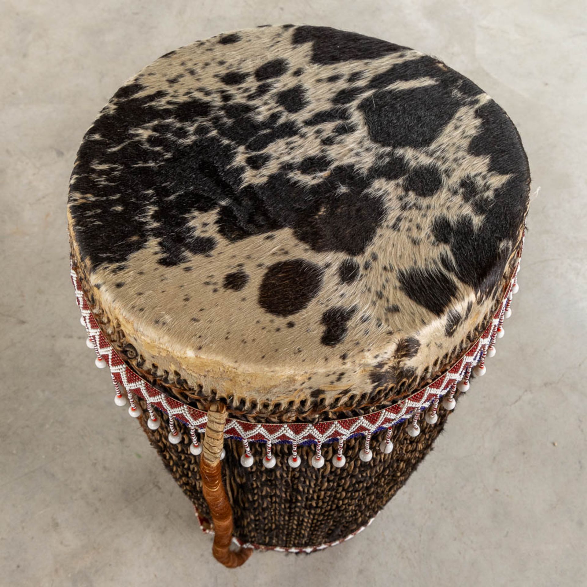 Five large 'Tambour', Zebra skin drums. Africa 20th C. (H:70 x D:42 cm) - Bild 9 aus 22