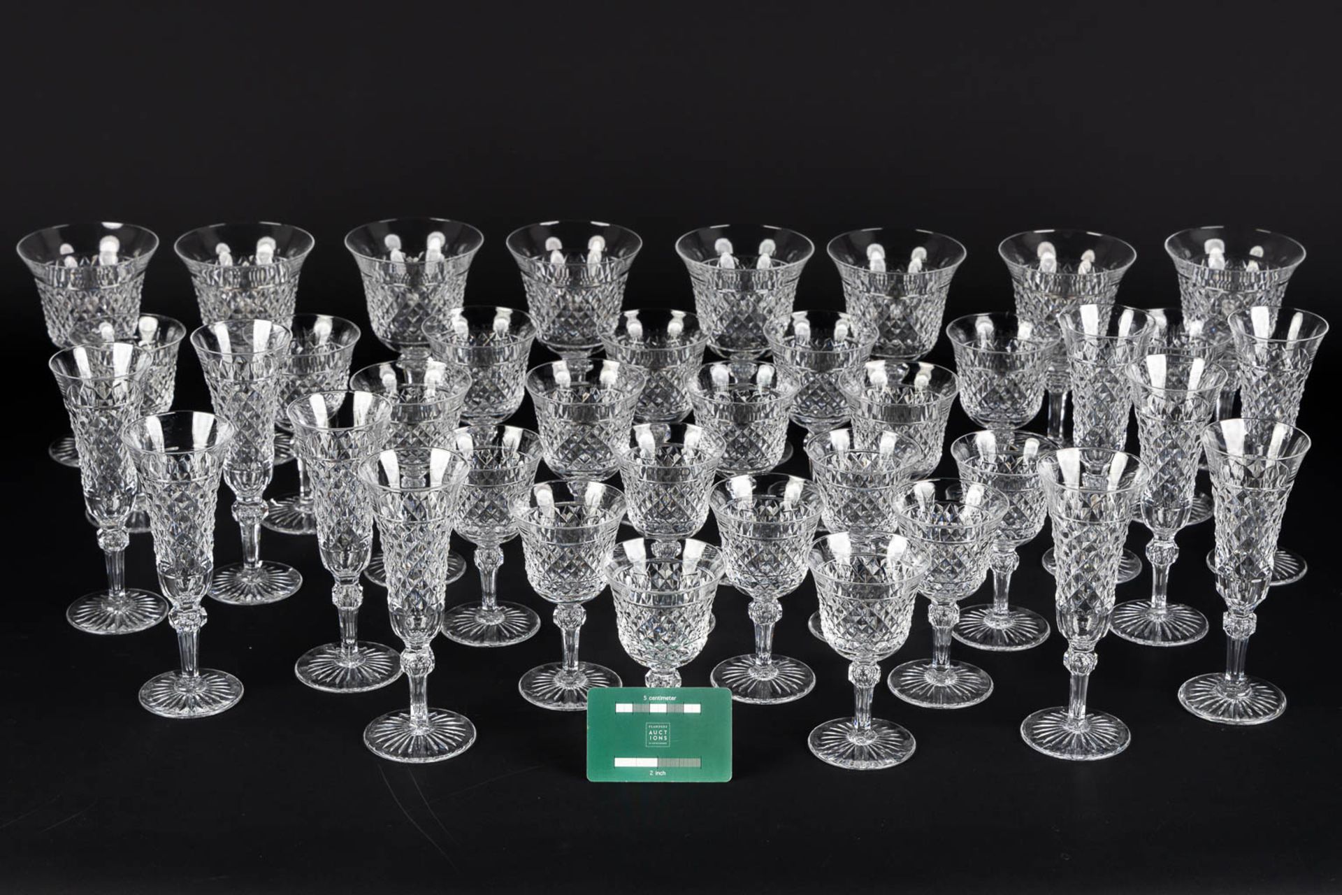 Val Saint Lambert, model Duc, 38 pieces of clear-cut crystal. (H:17,5 cm) - Bild 2 aus 8