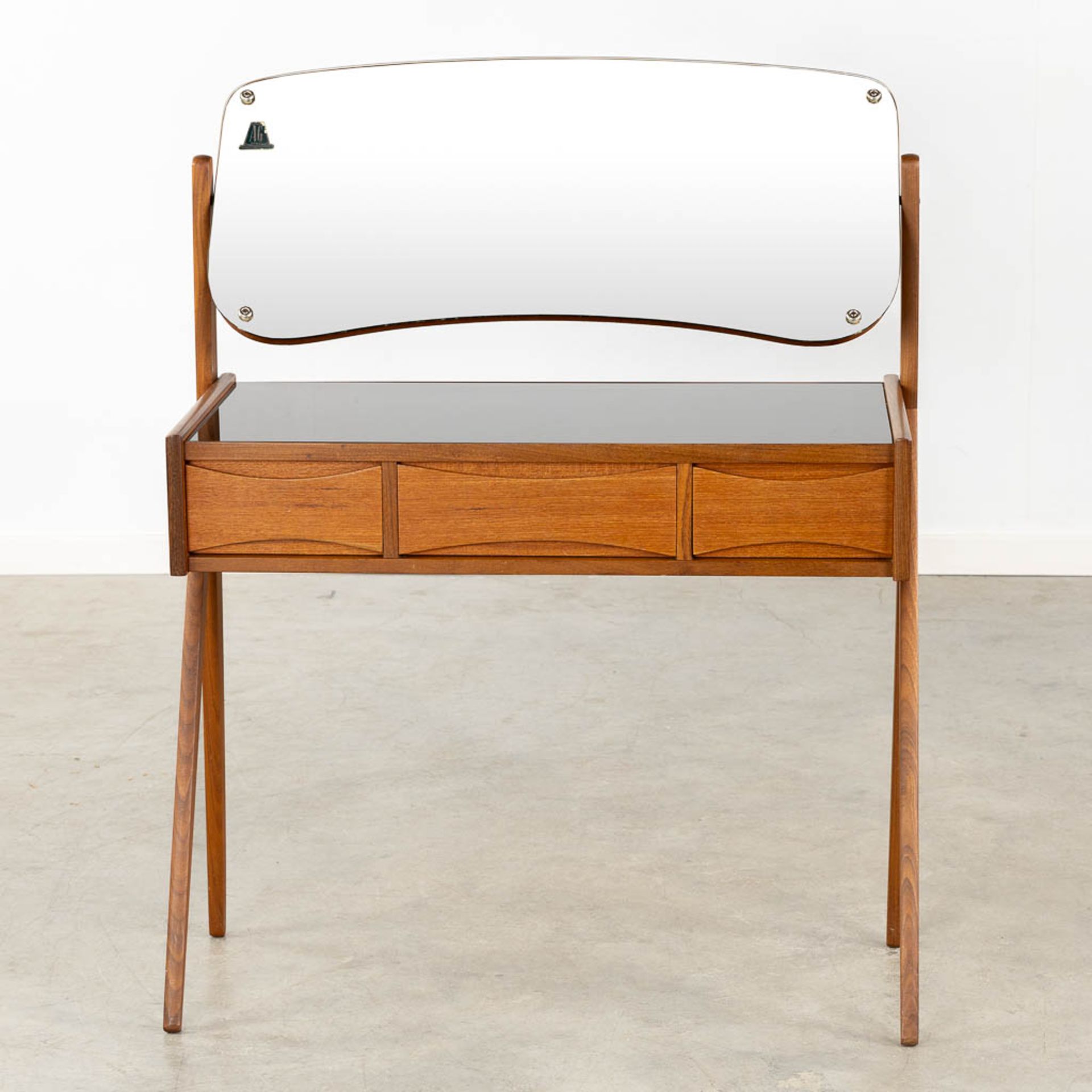 Arne VODDER (1926-2009) 'Dressing table' teak and glass. (L:36 x W:80 x H:105 cm) - Image 4 of 13