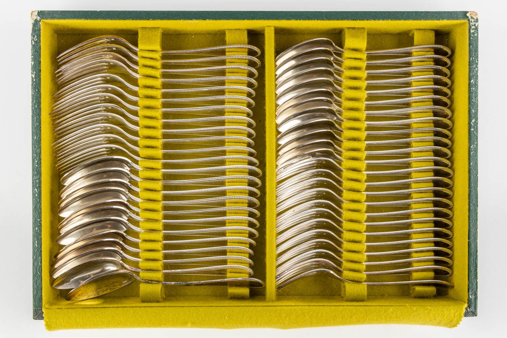Francois Frionnet, a 12-person, 144-piece silver-plated cutlery. (L:32 x W:46 x H:28 cm) - Bild 15 aus 17