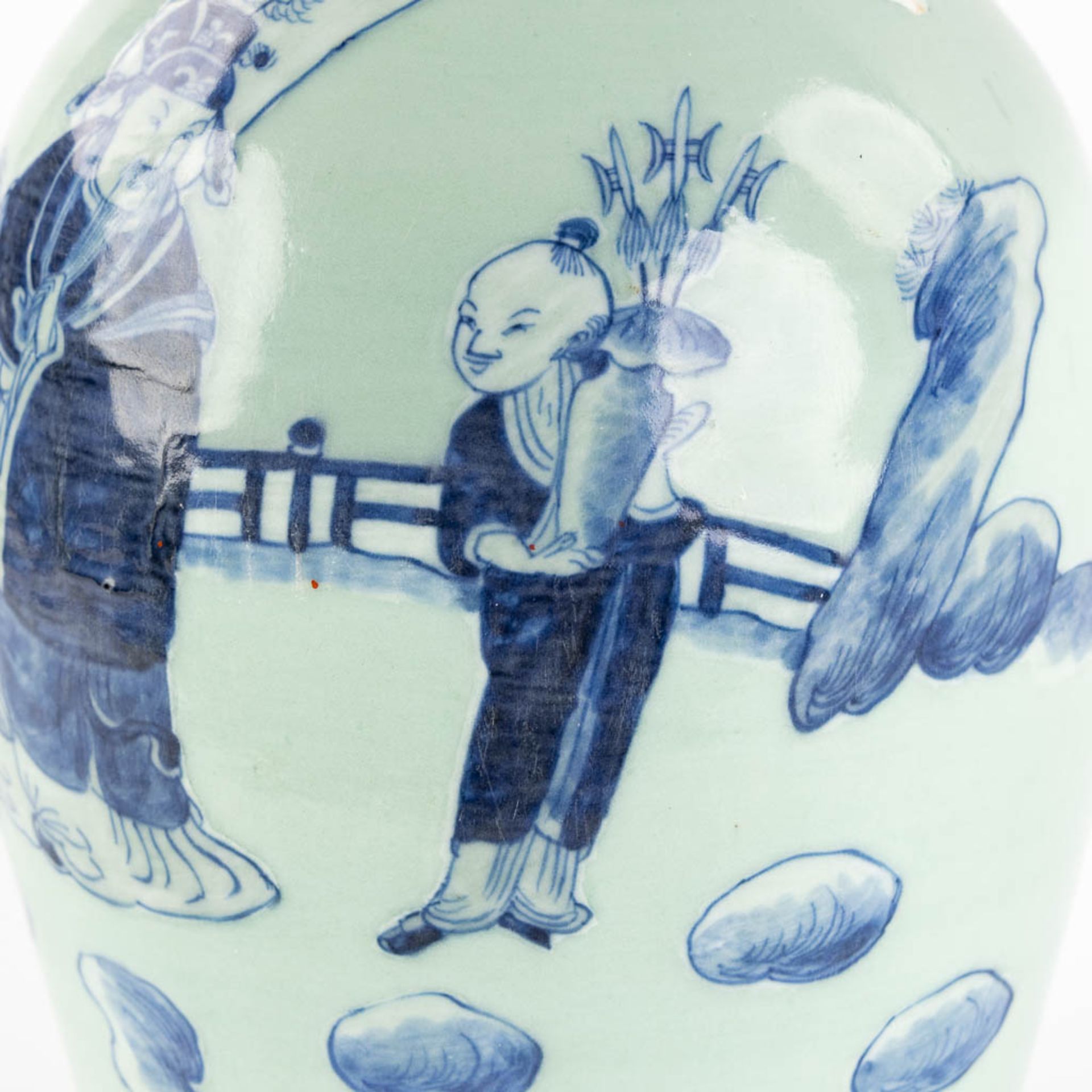 A Chinese vase decorated with a 'Wise man and a child'. 19th C. (H:43 x D:22 cm) - Image 10 of 10