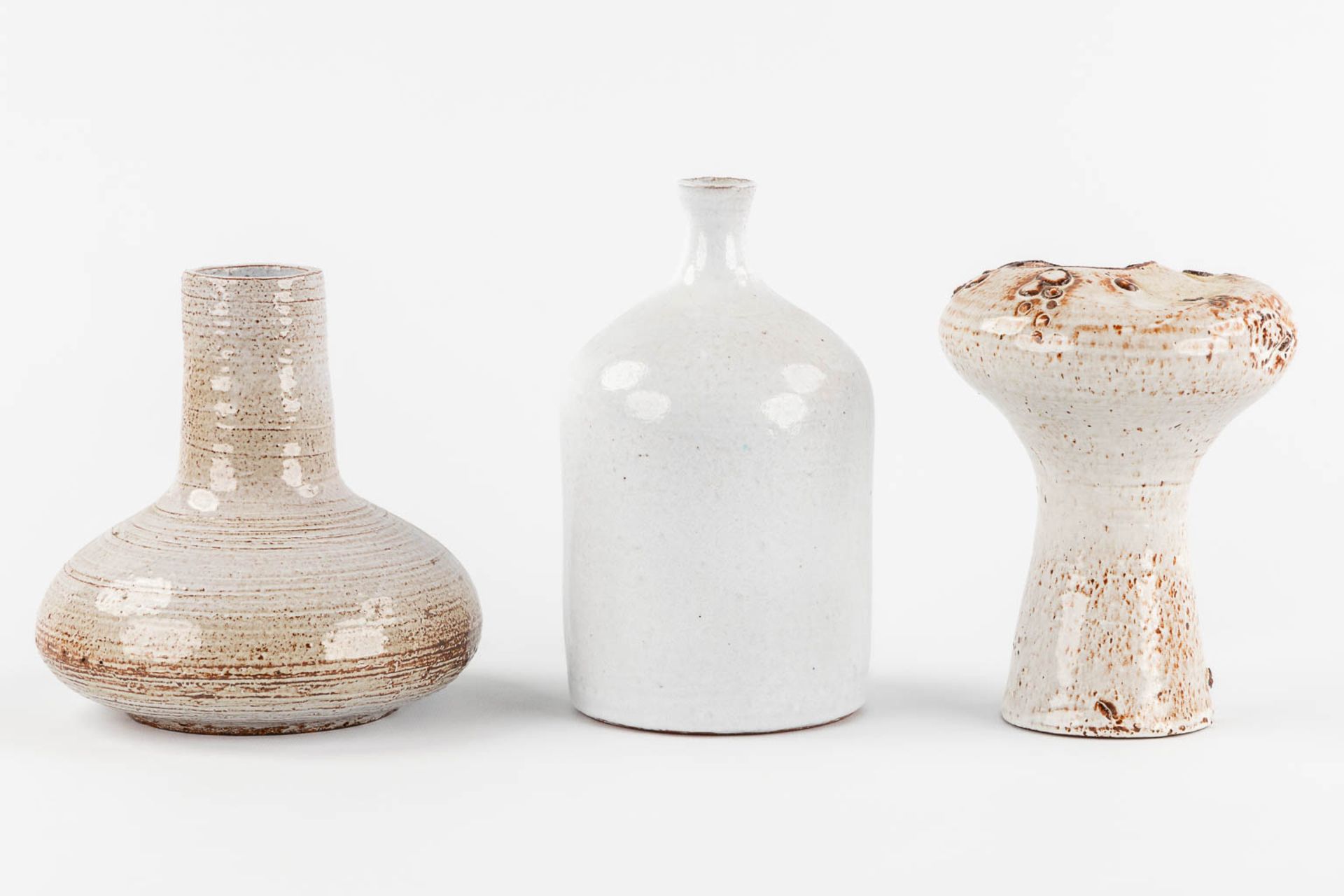 Elisabeth VANDEWEGHE (1946) 'Three vases' for Perignem. White glaze. (H:19 x D:11 cm) - Bild 3 aus 13