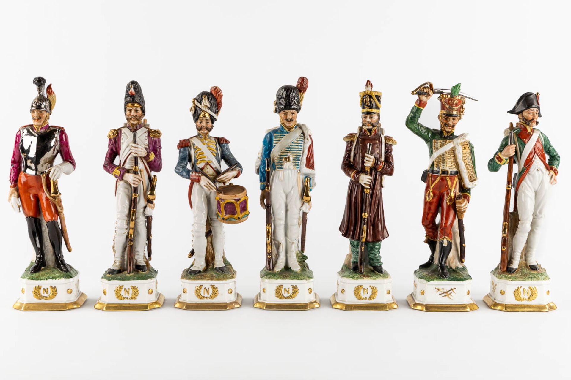 Napoleon Bonaparte and the generals, 14 figurines. Polychrome porcelain. (H:32 cm) - Bild 8 aus 11