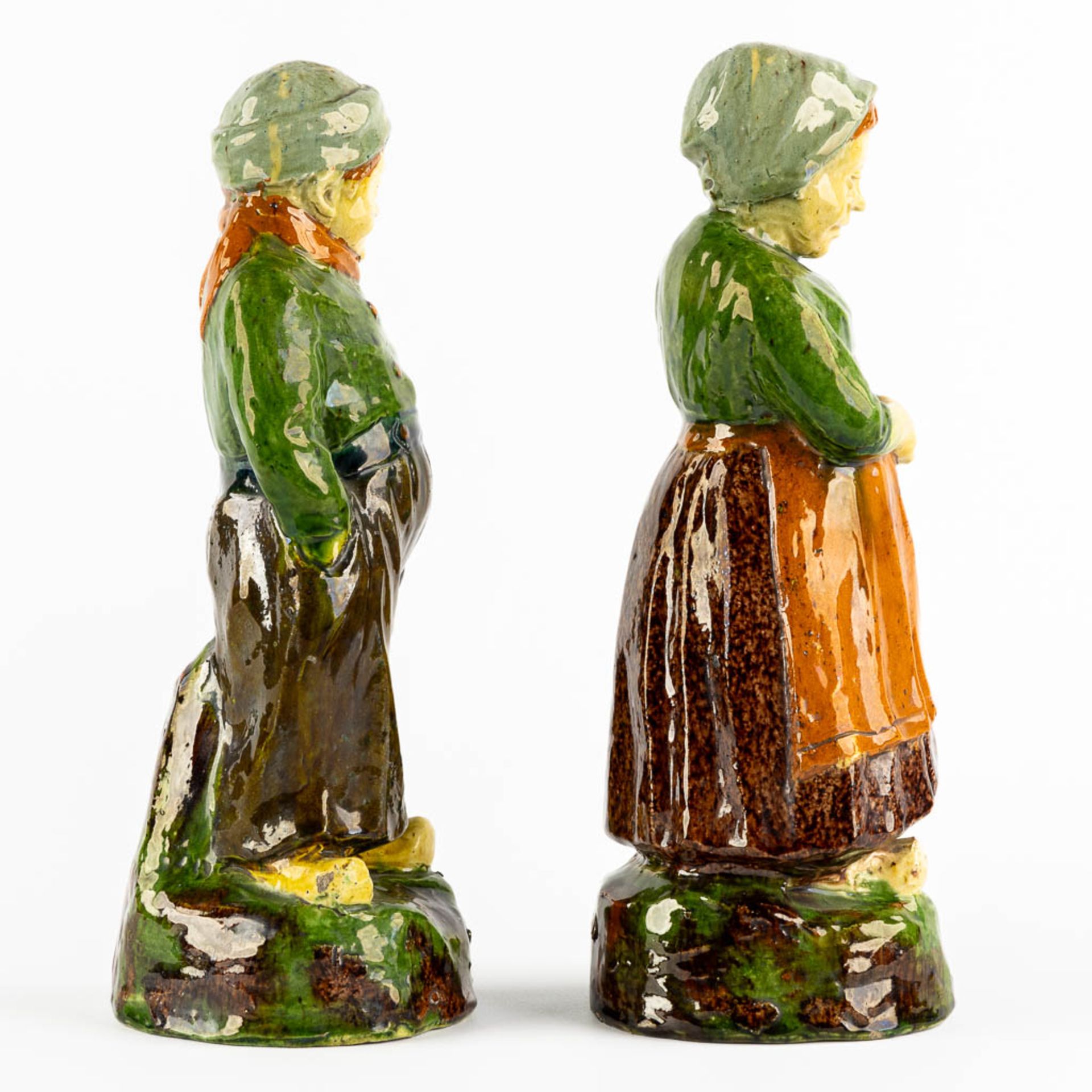 Figurine of a Man and Woman, Flemish Earthenware, possibly Caessens. Circa 1900. (H:32 x D:12 cm) - Image 4 of 9