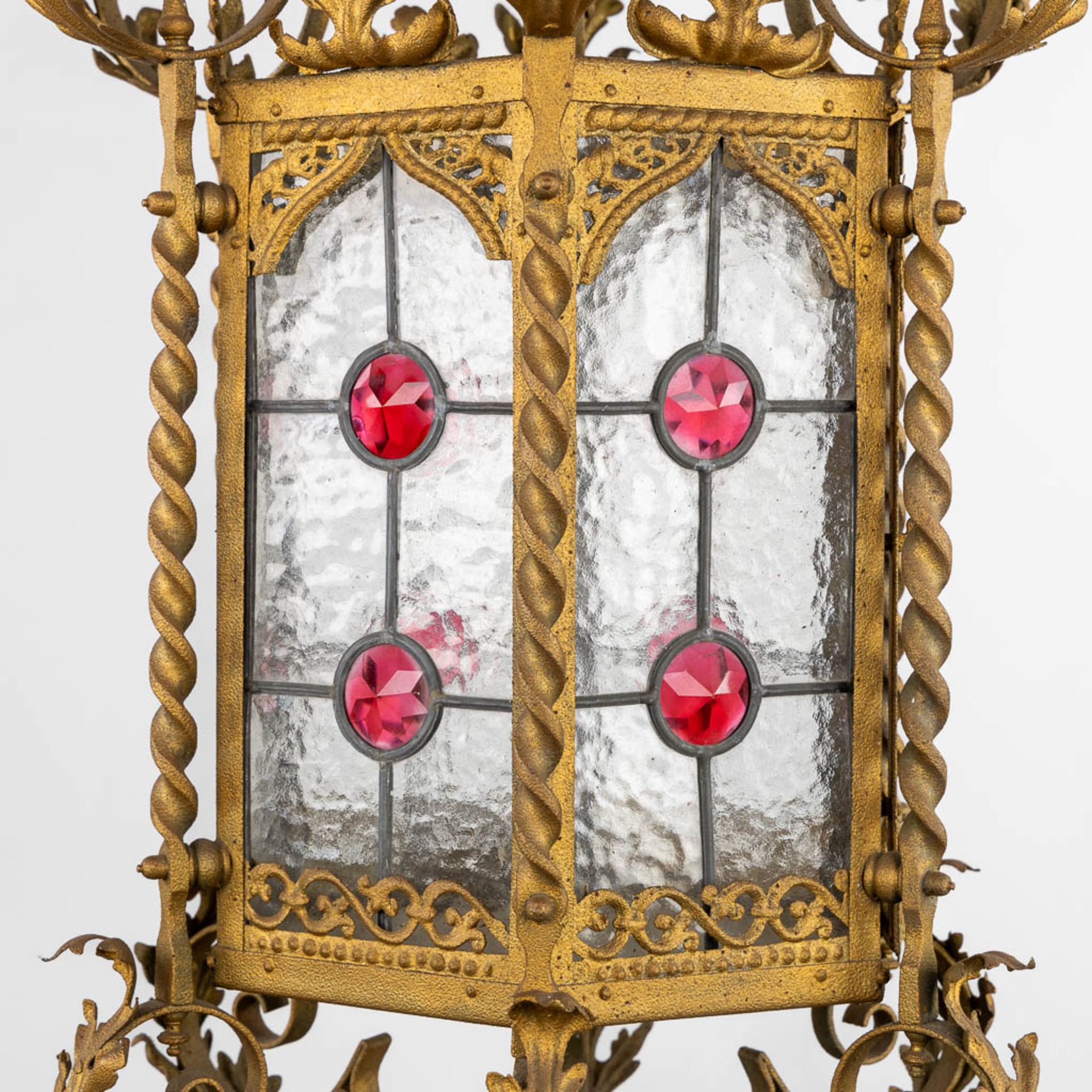 A decorative Lantern, gilt metal and stained glass. (H:96 x D:48 cm) - Bild 4 aus 7