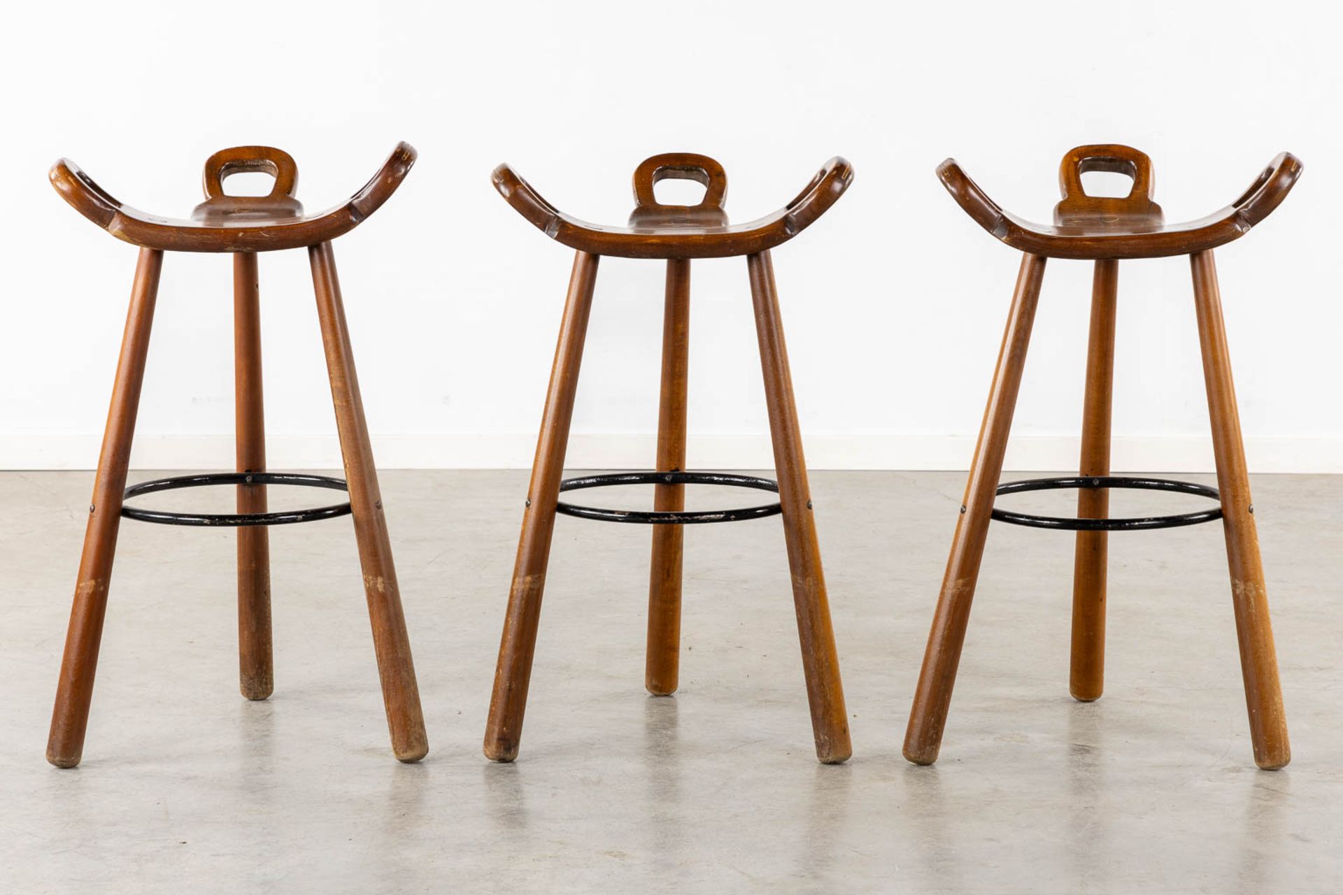 Sergio RODRIGUES (1927-2014) 'Marbella' three barstools. (L:40 x W:50 x H:83 cm) - Image 3 of 8