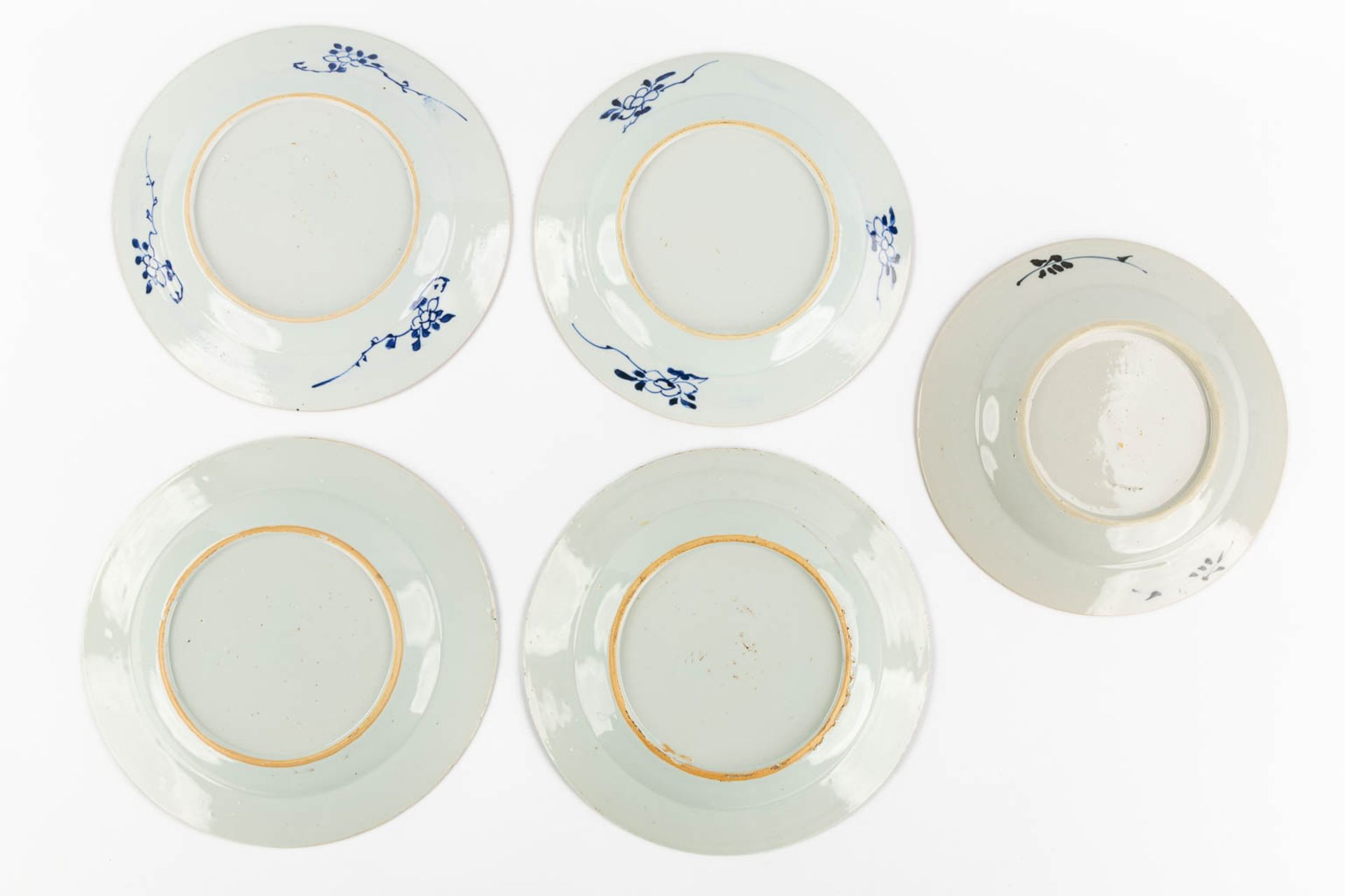 Eleven pieces of Chinese porcelain plates, blue-white decor. (D:24 cm) - Bild 5 aus 7