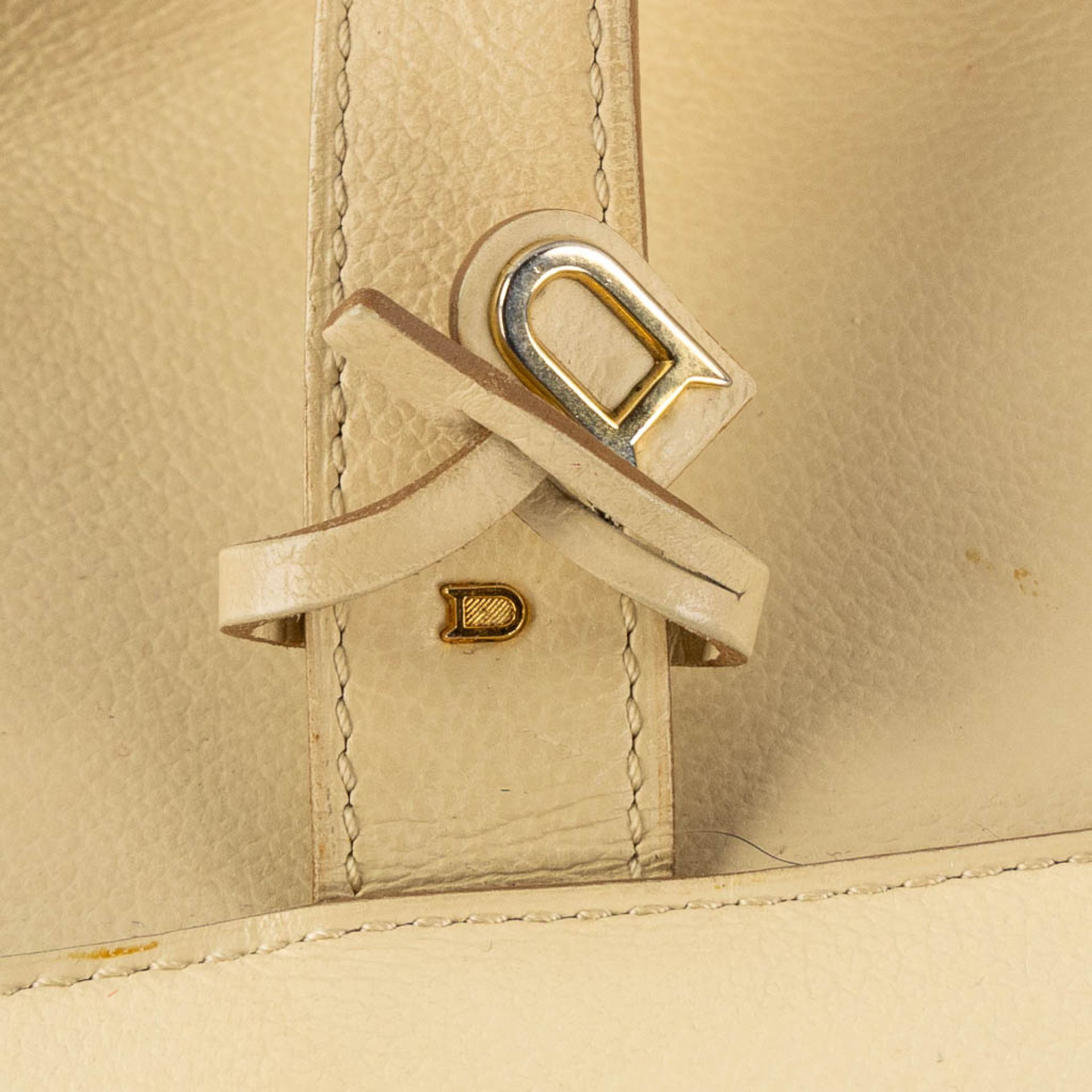 Delvaux model 'Reverie' Jumping, Ivoire. Ivory coloured leather. (L:11 x W:28 x H:23 cm) - Image 15 of 20